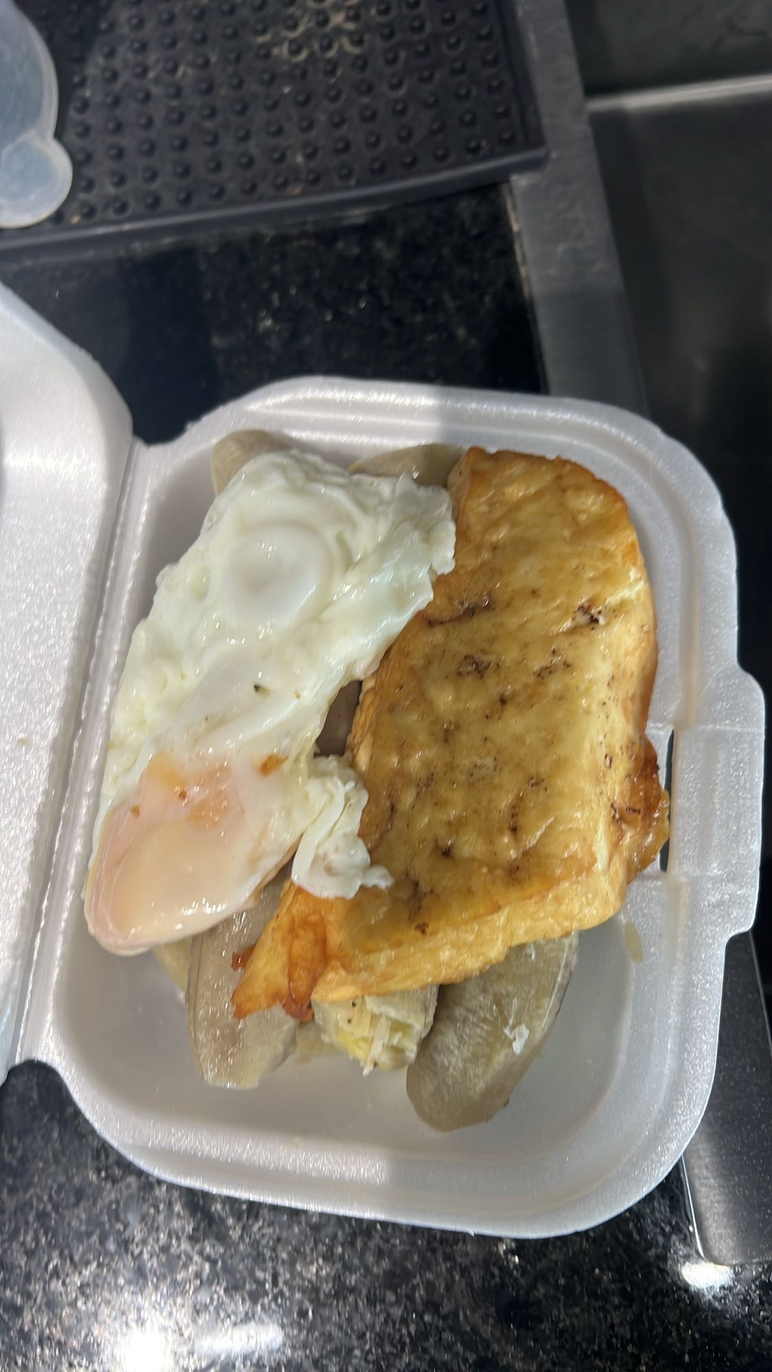 pollo con huevo y plátano