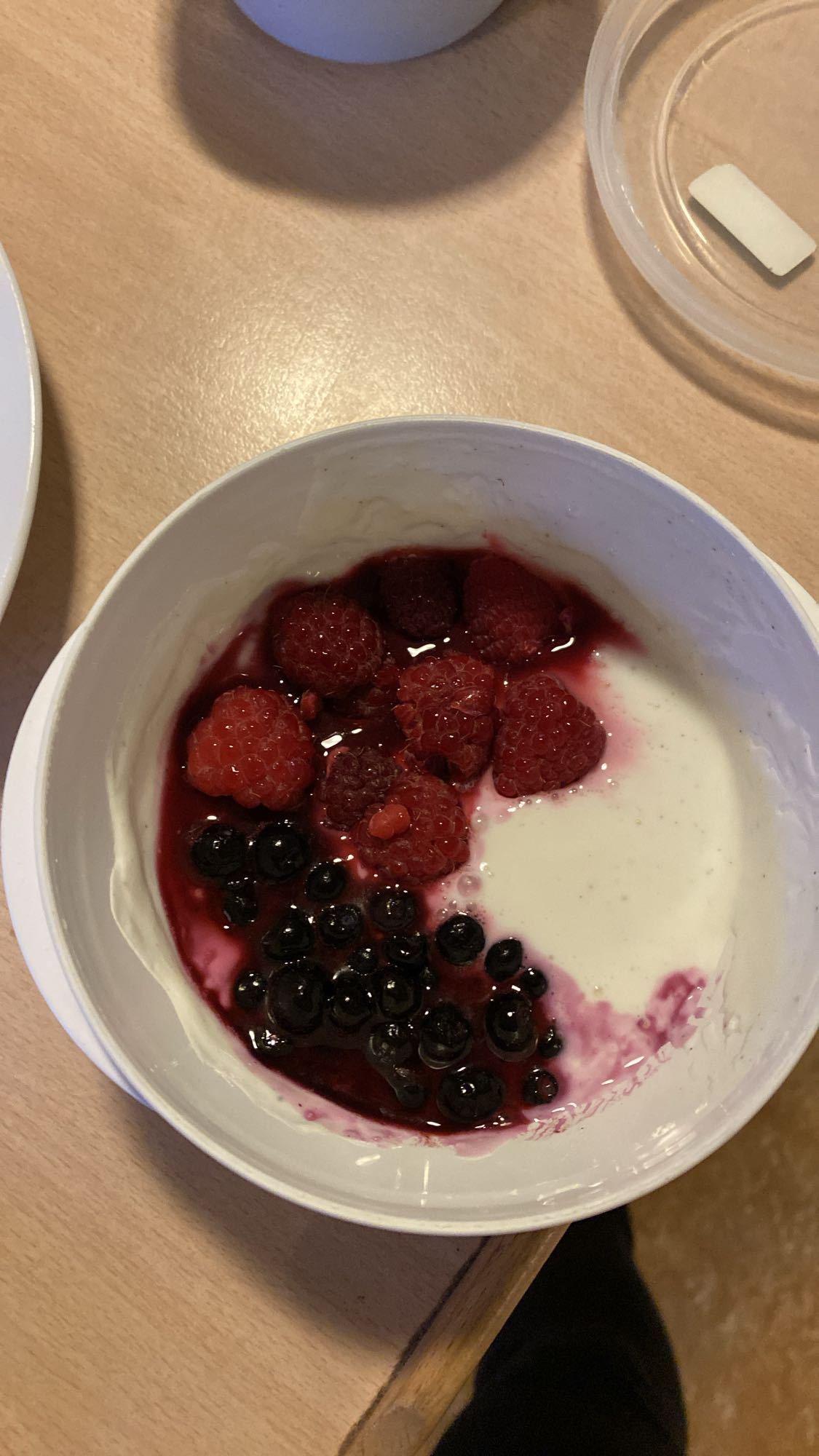 Yoghurtkvarg med bär