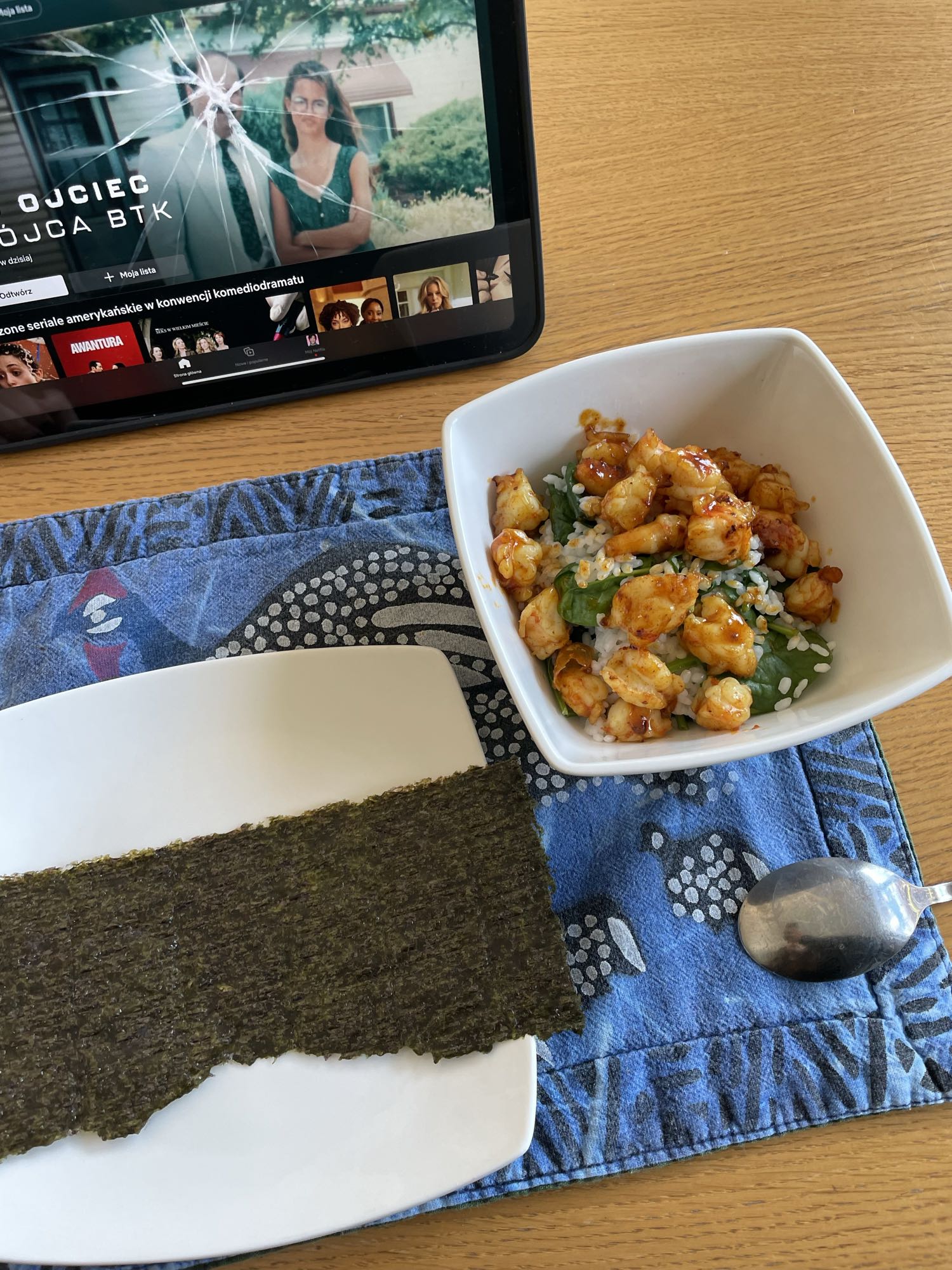 miska z krewetkami i nori