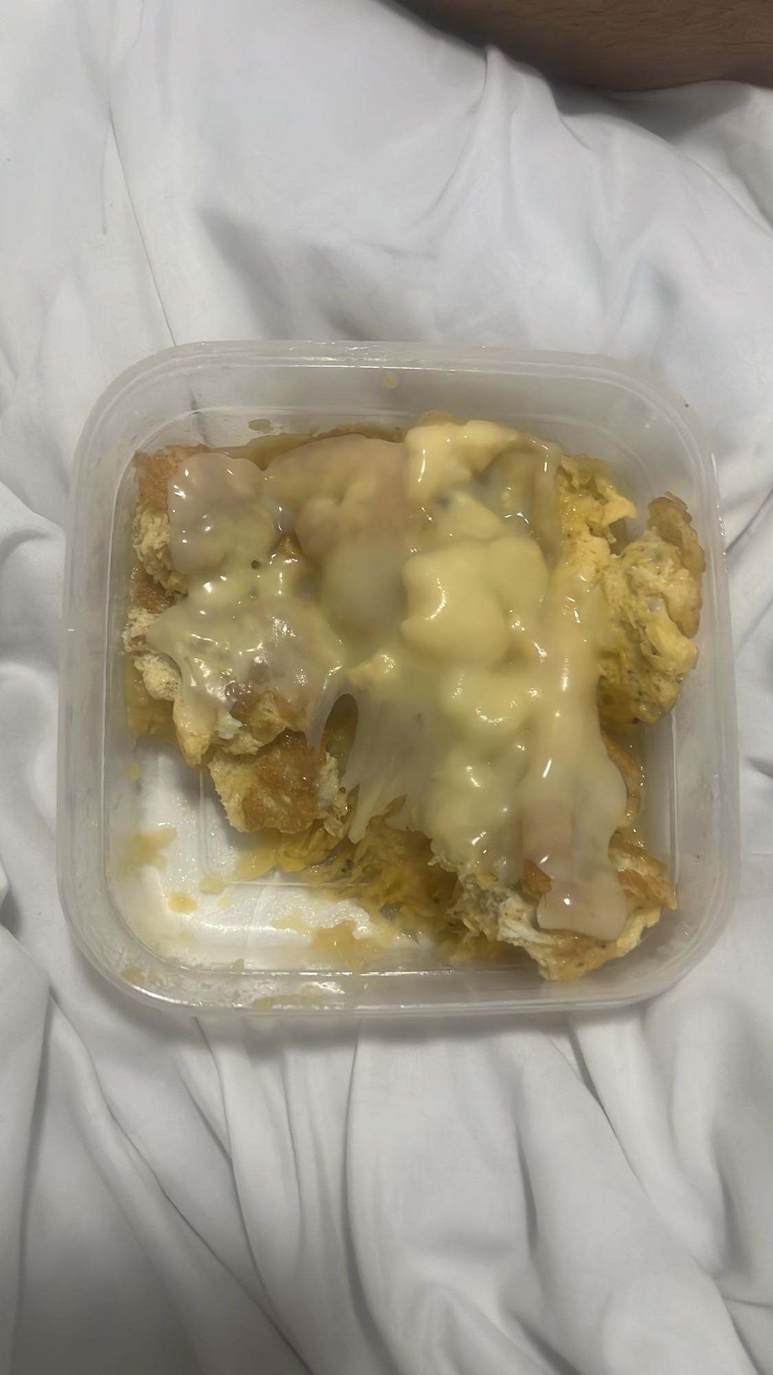 pollo empanizado con salsa