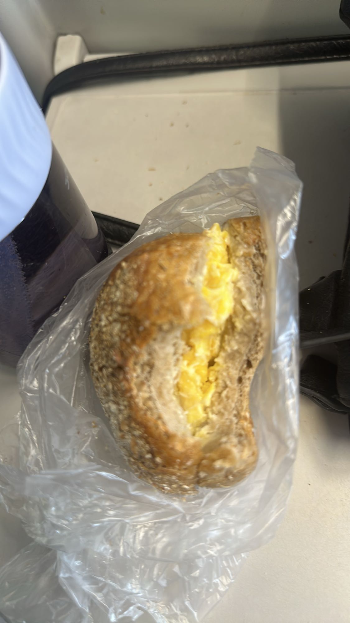 Bułka z jajecznicą