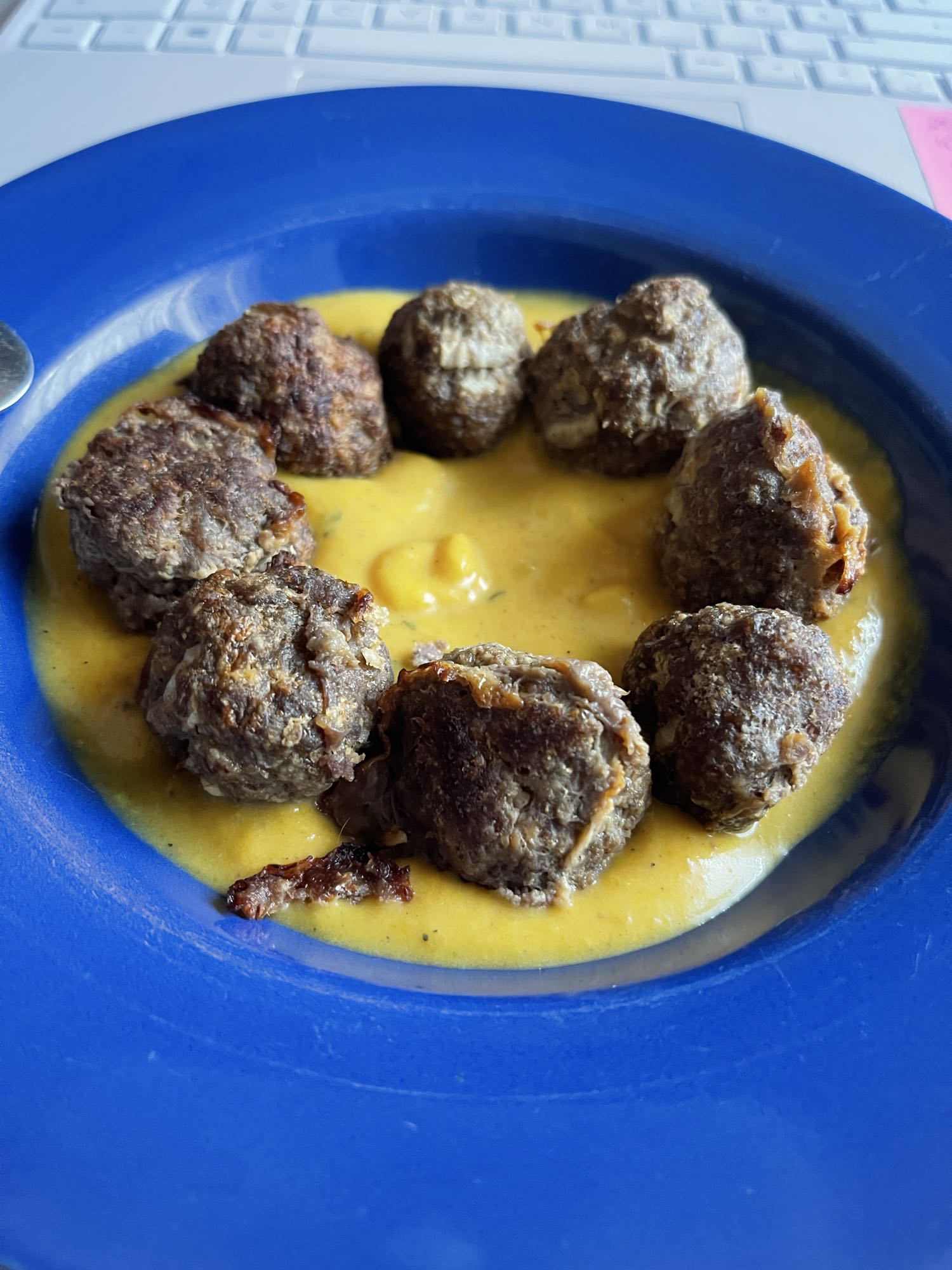 Köttbullar med sås