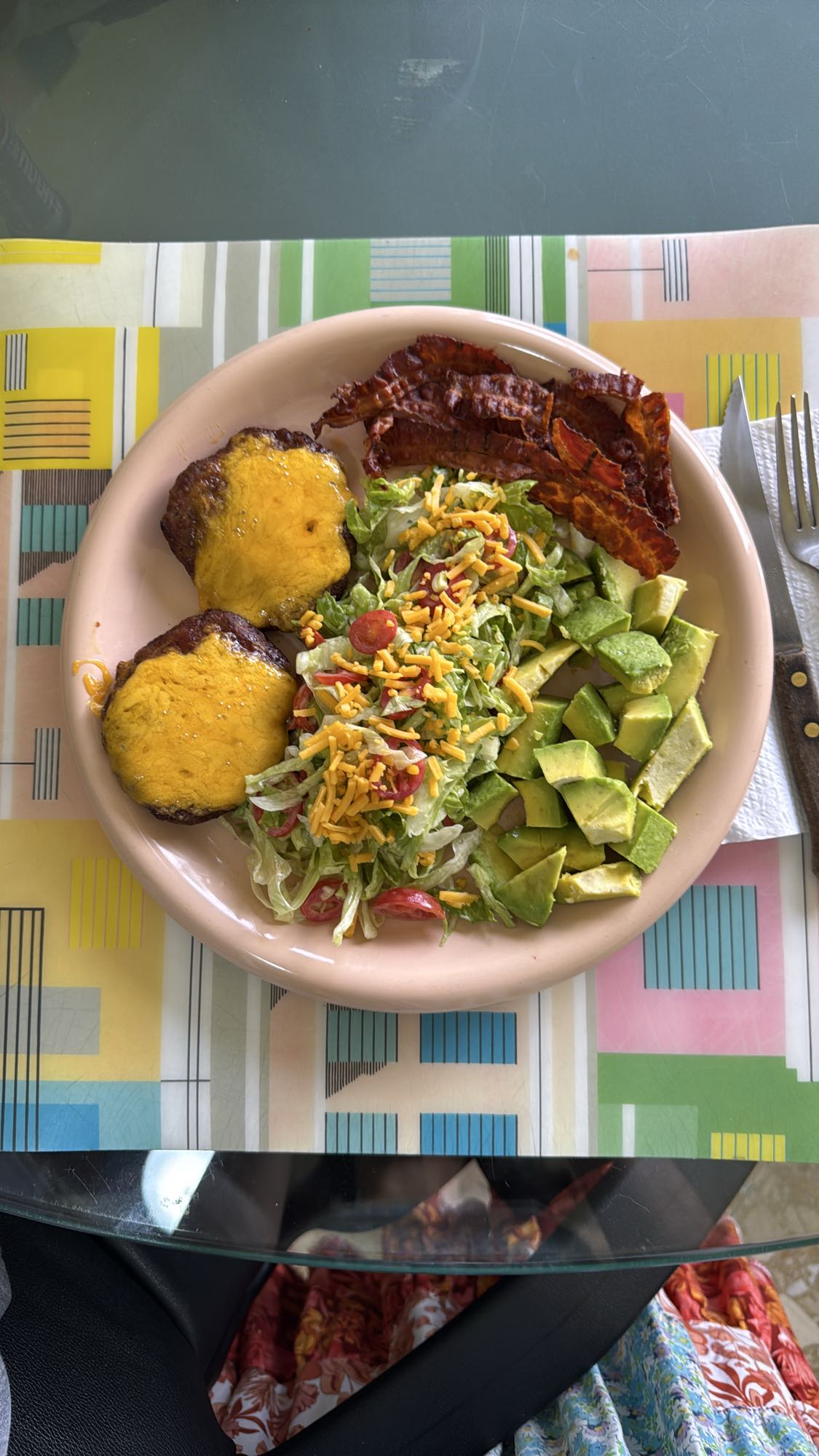 Hamburguesas con ensalada
