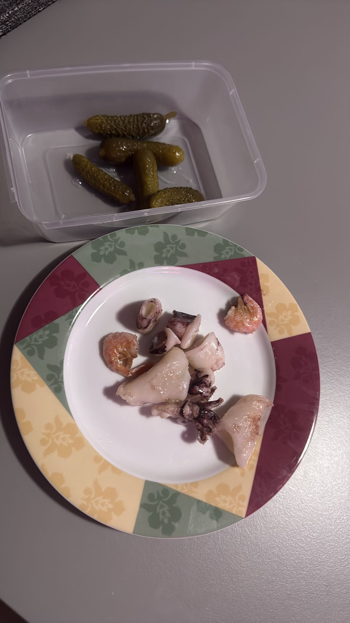 Fructe de mare cu castraveți murați