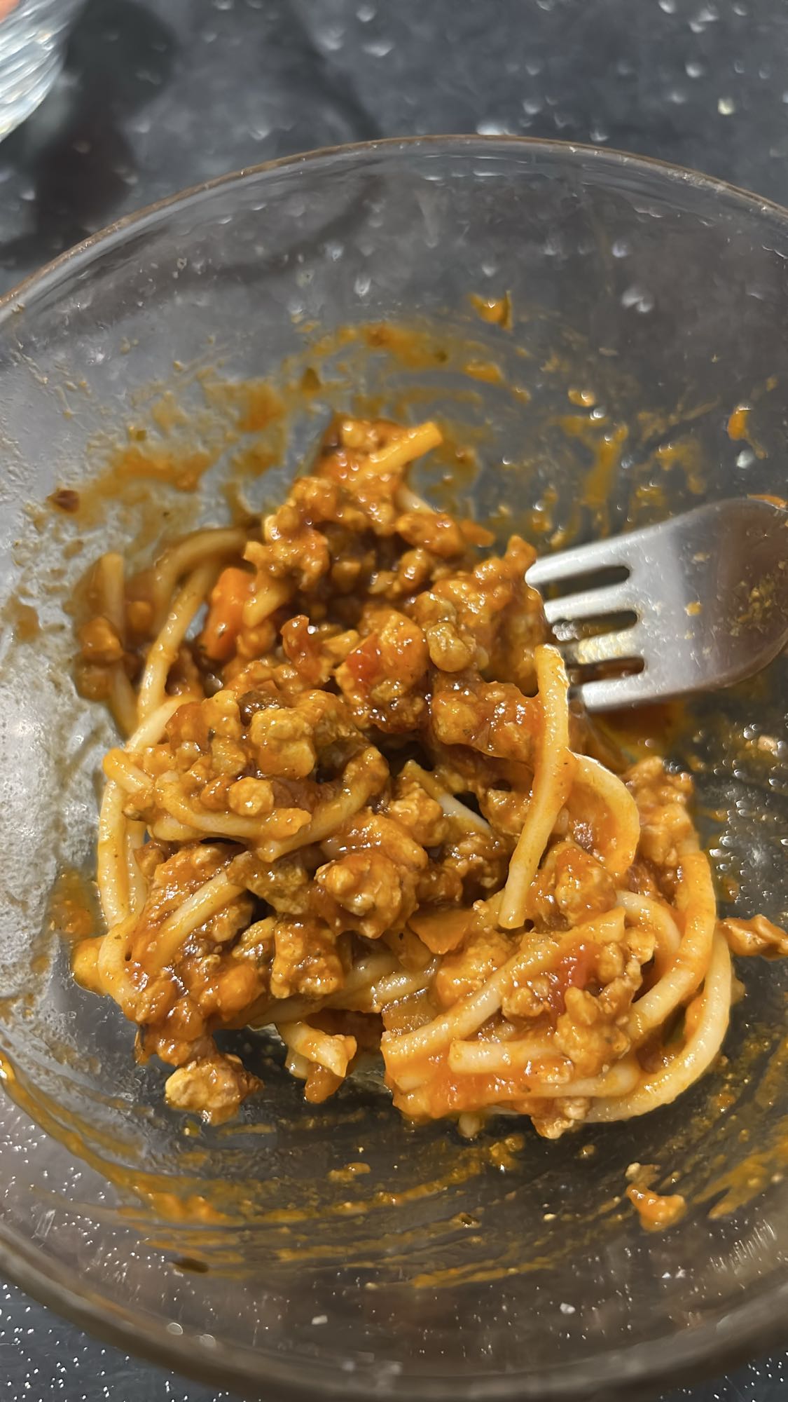 makaron z sosem bolońskim