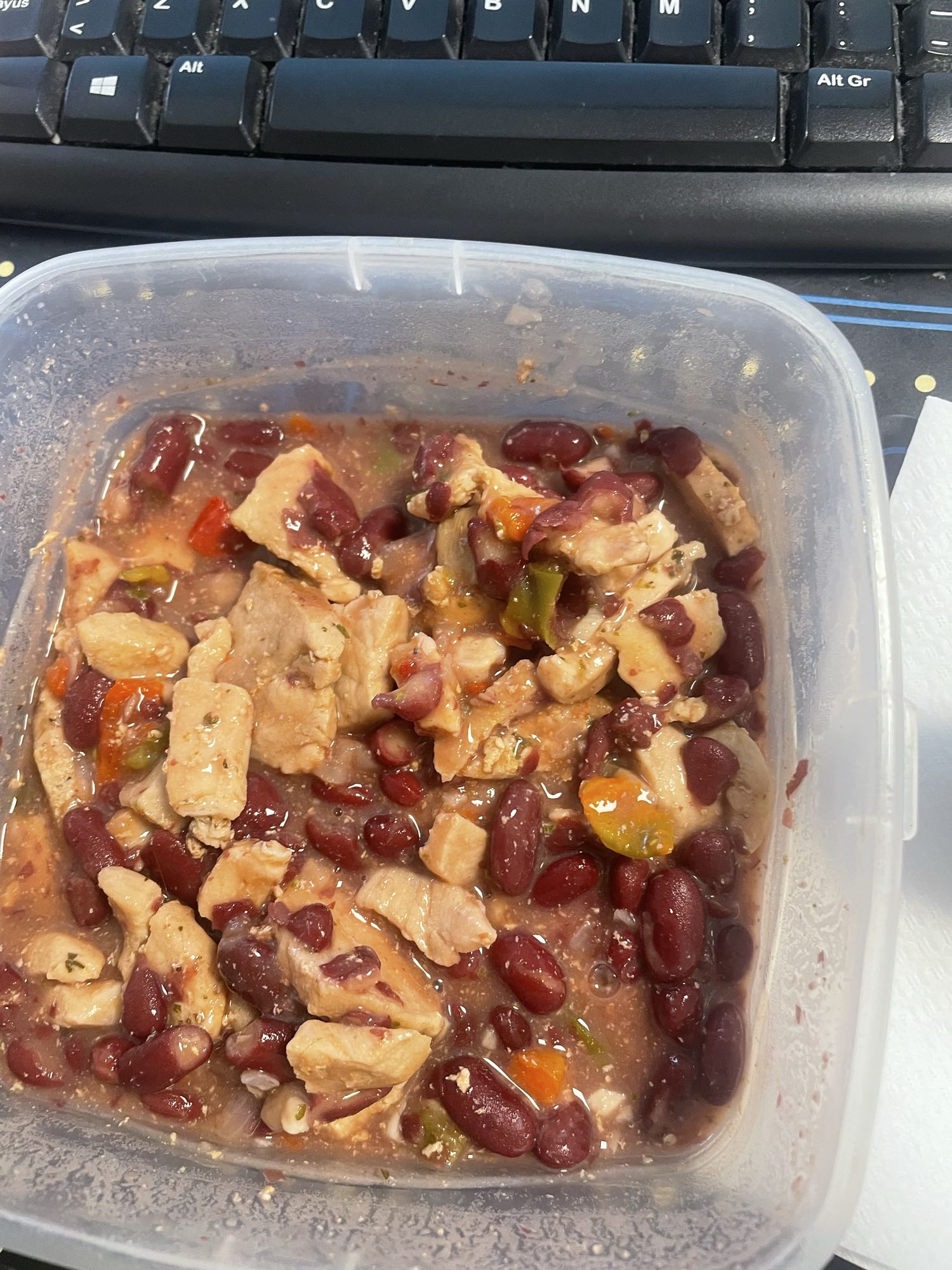 Pollo con frijoles rojos