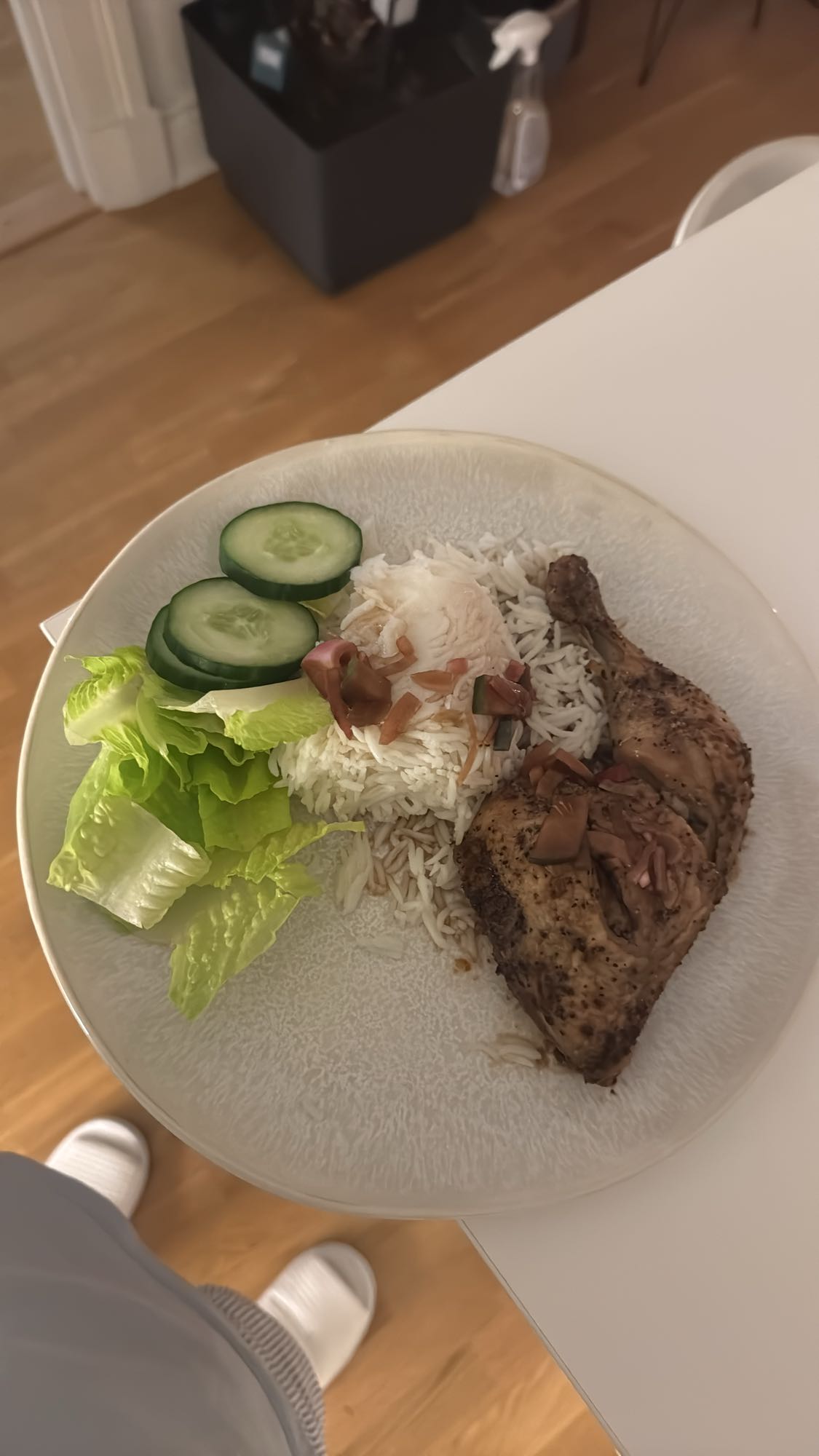 Kyckling med ris och sallad