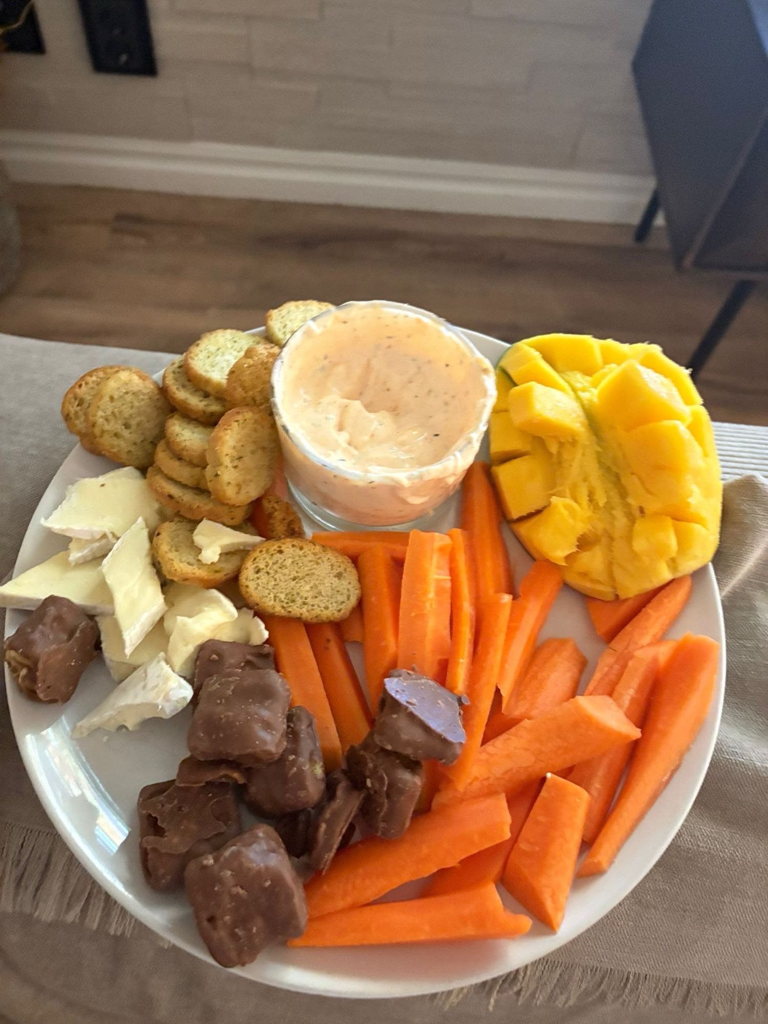 Frukt- och snacksbricka