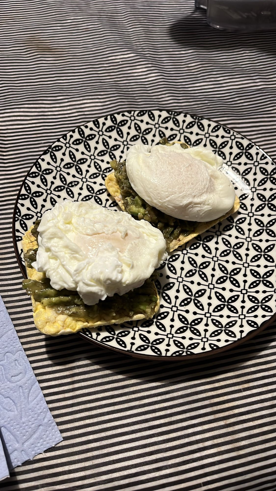 Оризови питки с яйца и авокадо