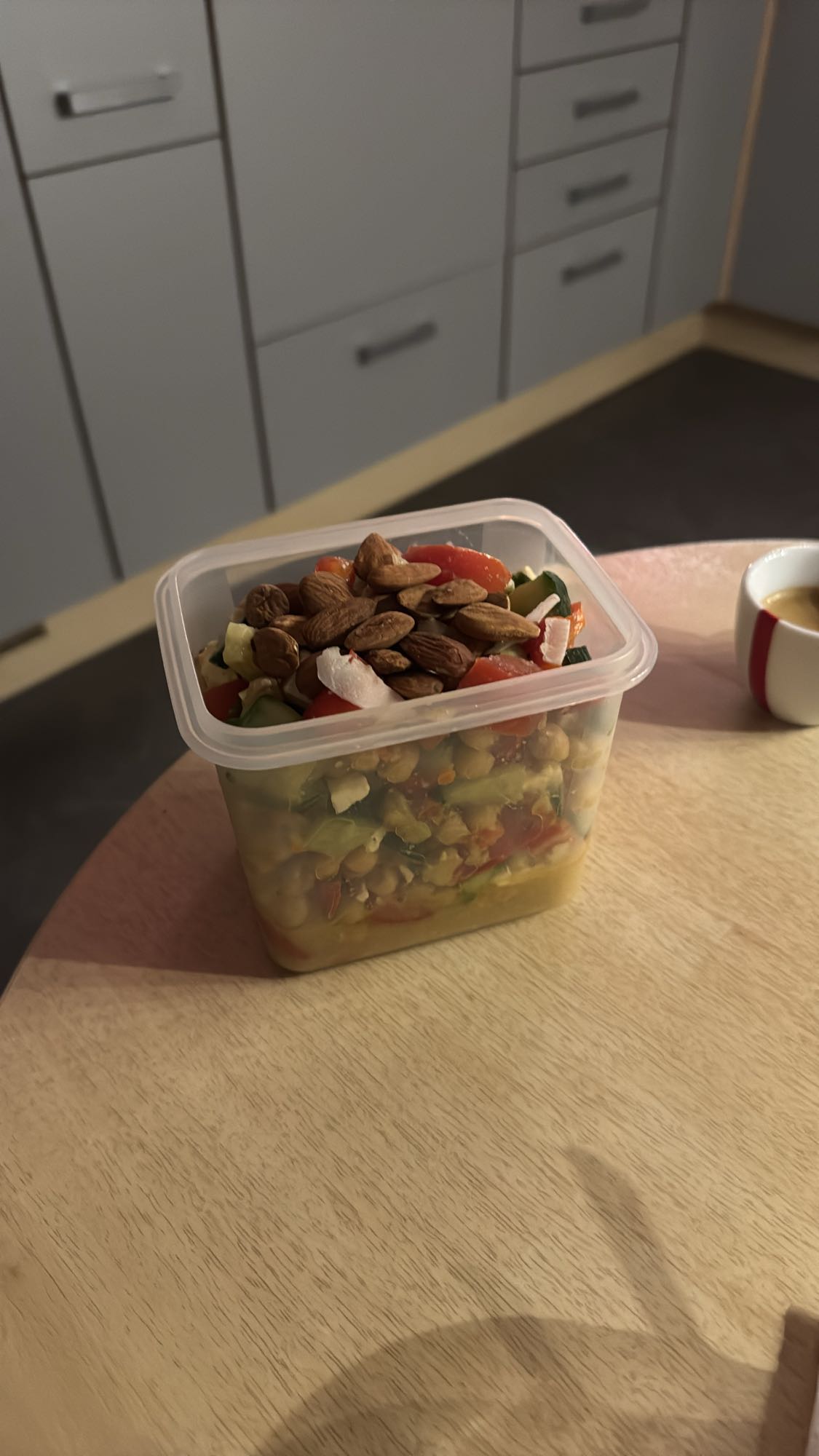 Kichererbsensalat mit Mandeln