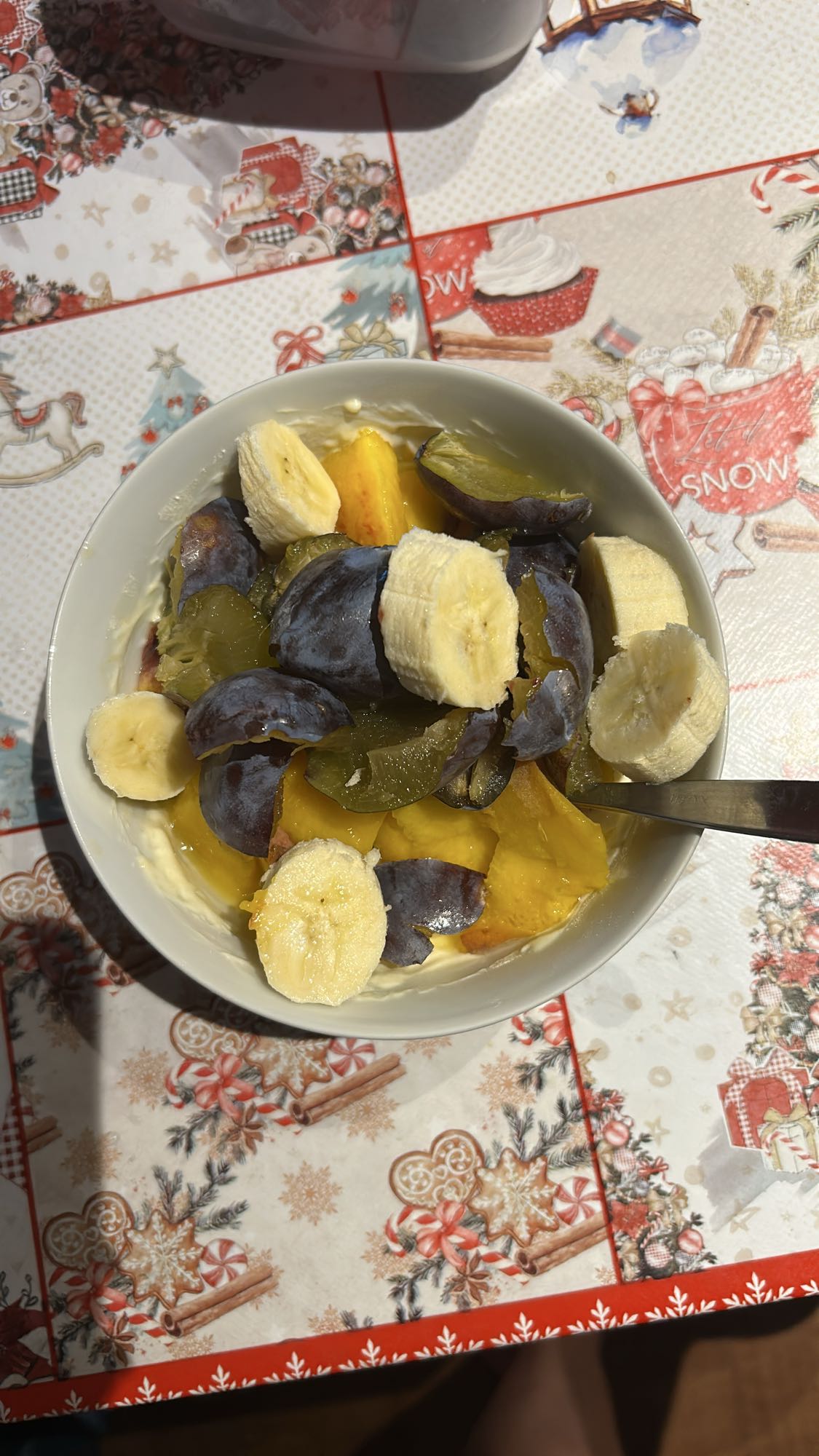 Iaurt proteic cu fructe