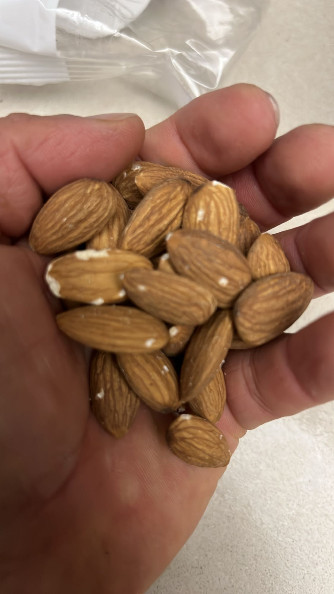 Badem atıştırmalık