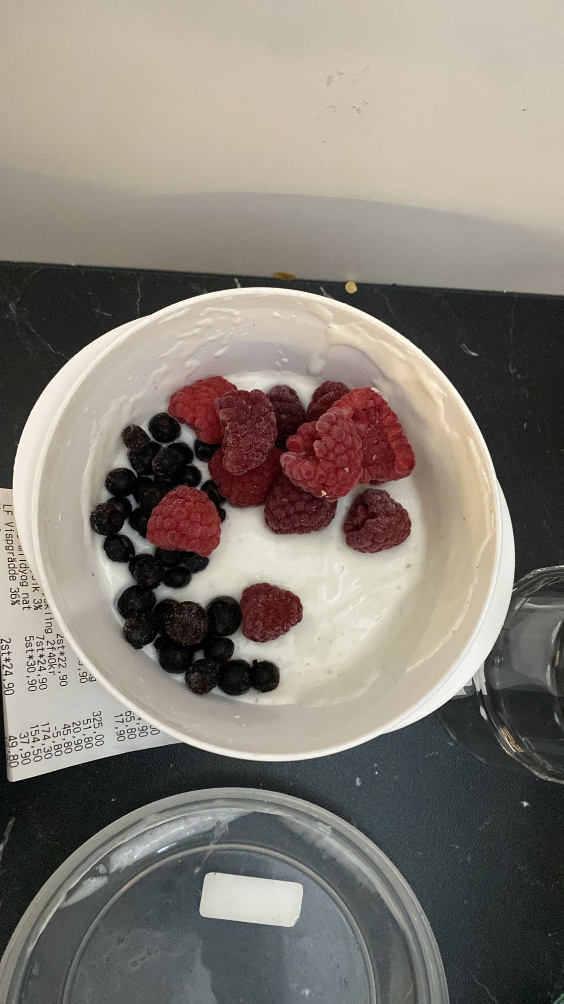 Yoghurt med bär