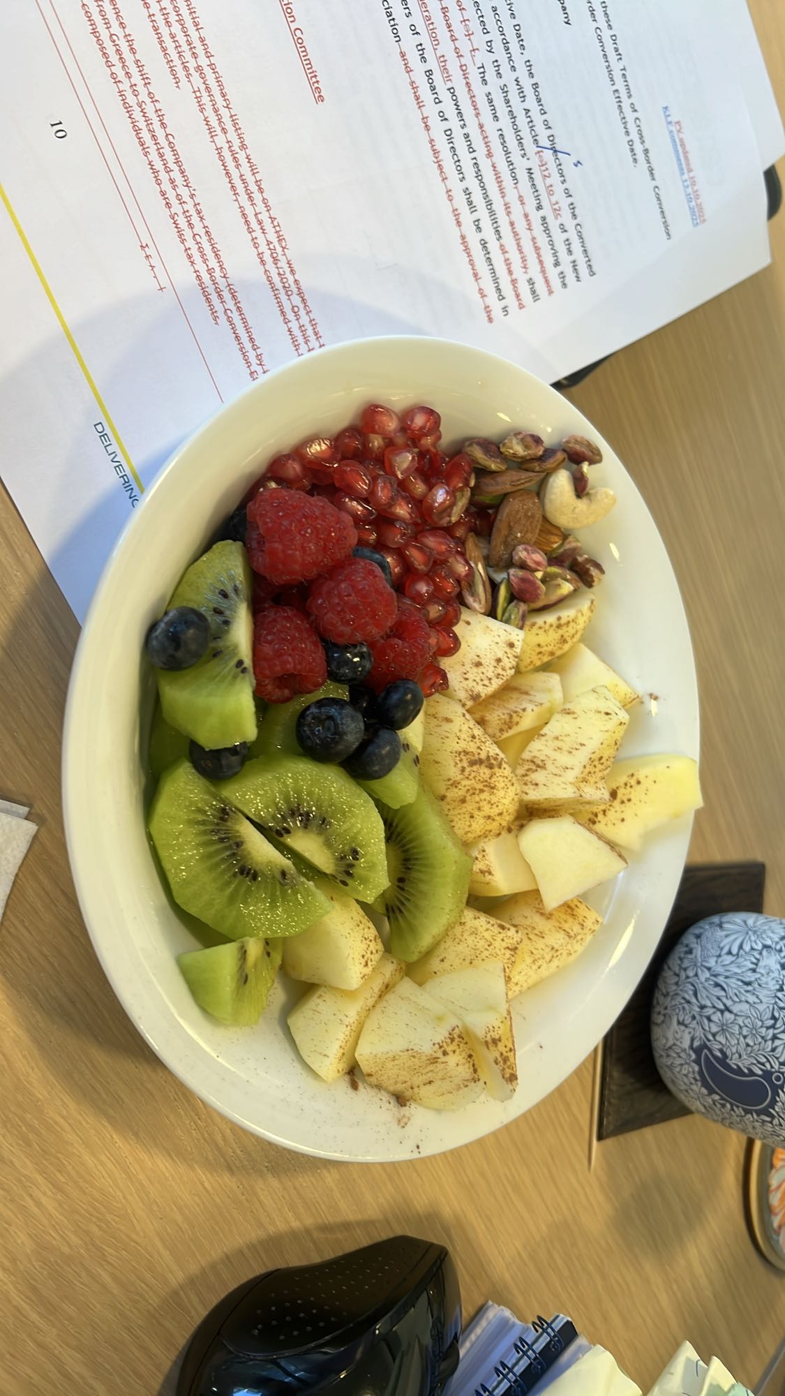 Φρουτοσαλάτα με ξηρούς καρπούς