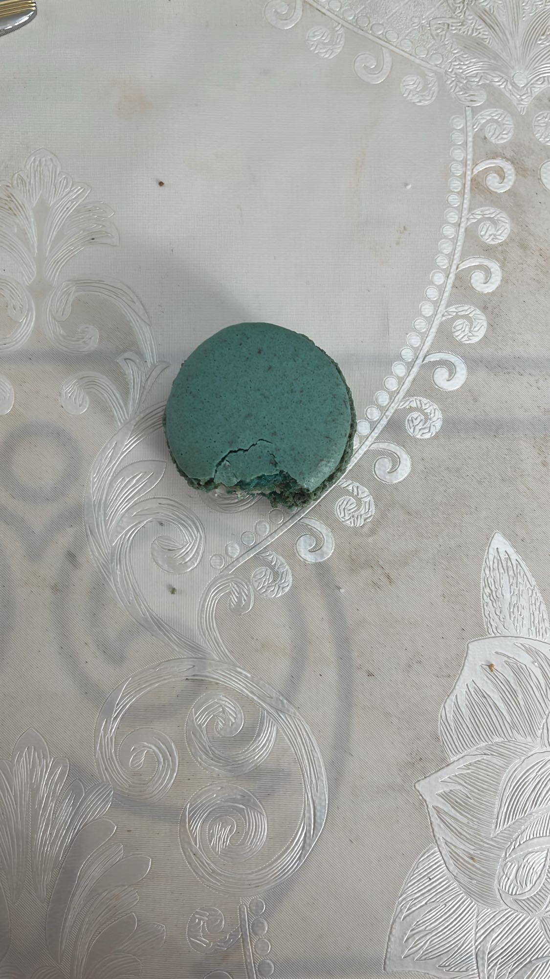 синий макарон