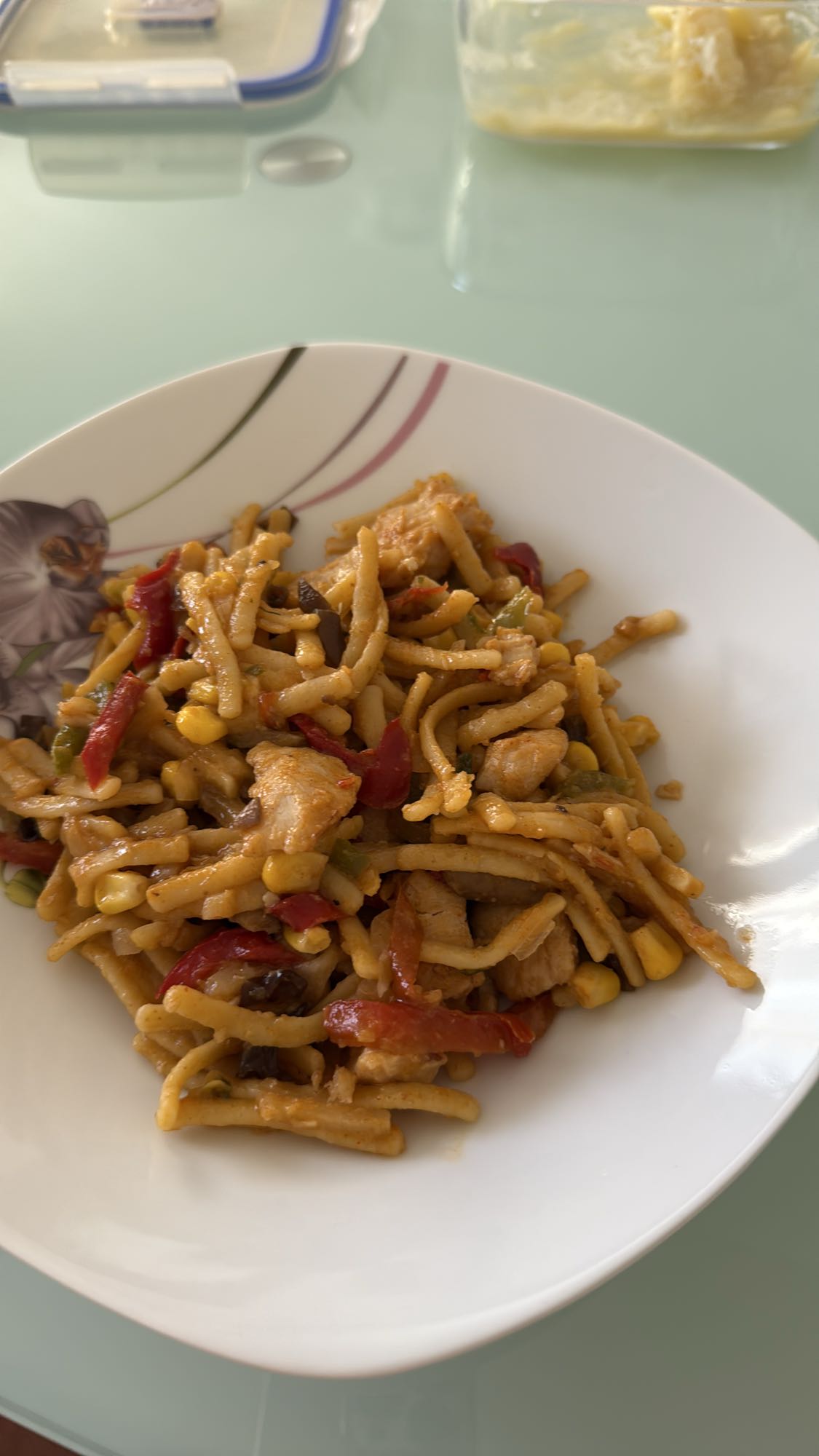 Nudelpfanne mit Hähnchen