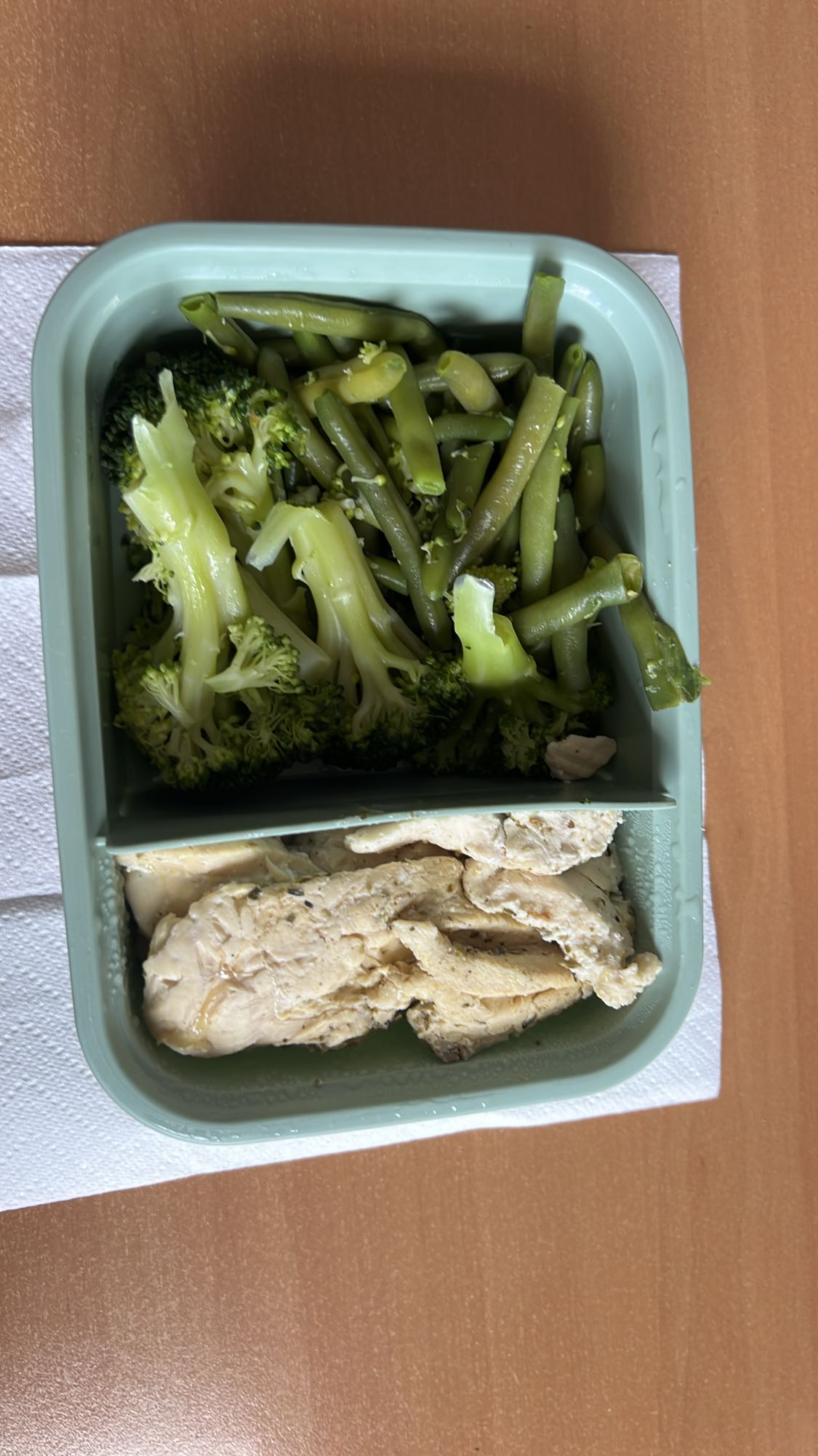 Tavuklu sebze tabağı