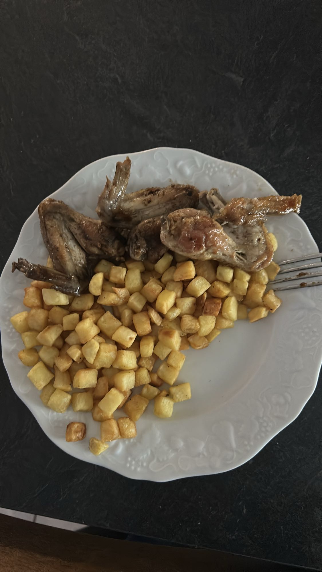 Caille rôtie et pommes sautées