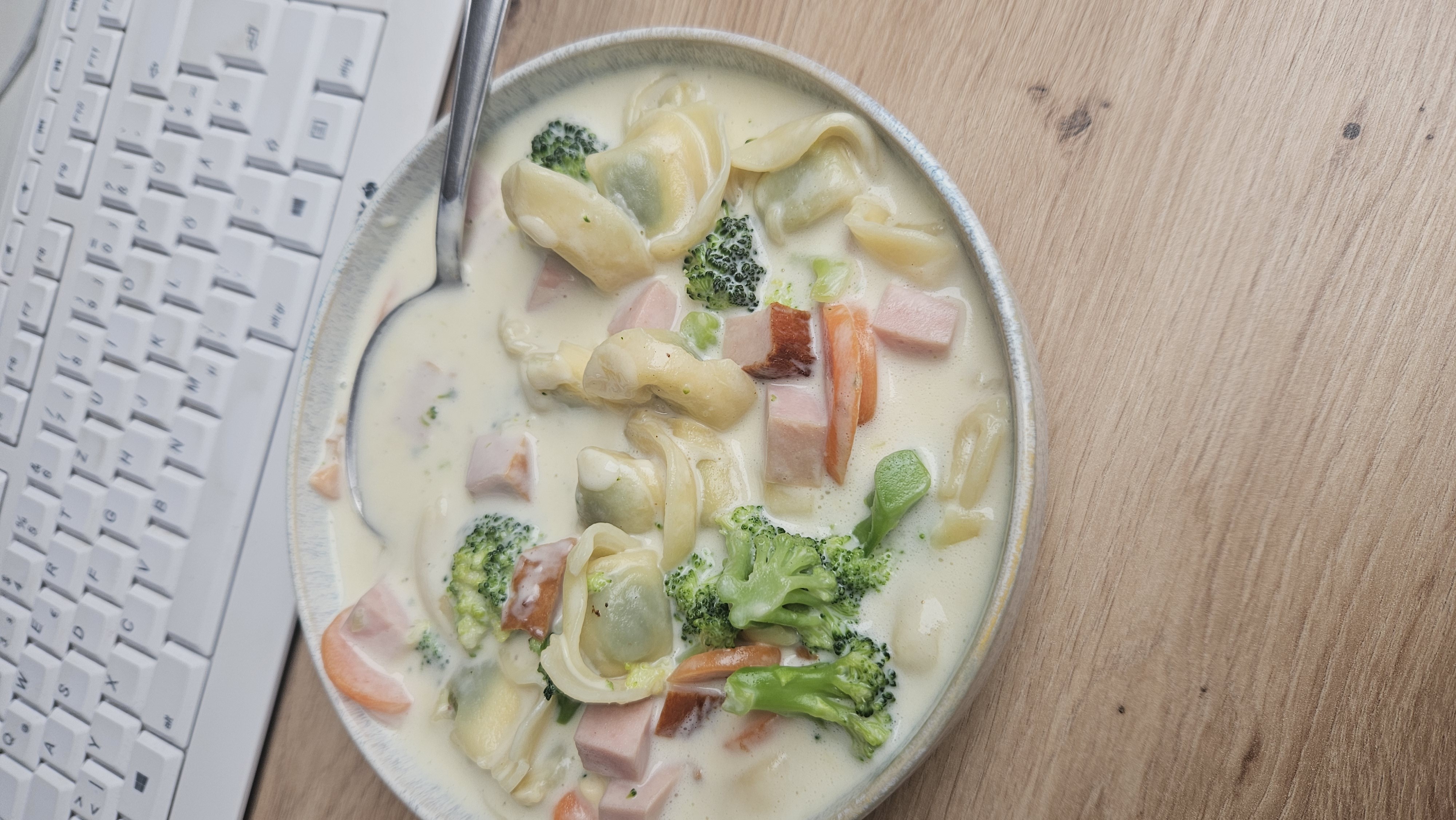 Tortellini Gemüse Suppe