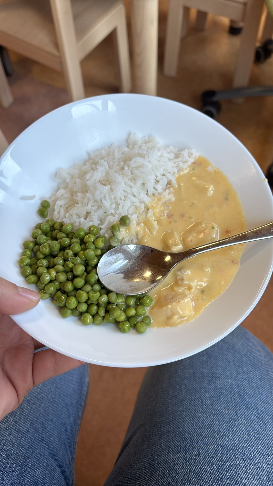 Rijst met kip en erwten