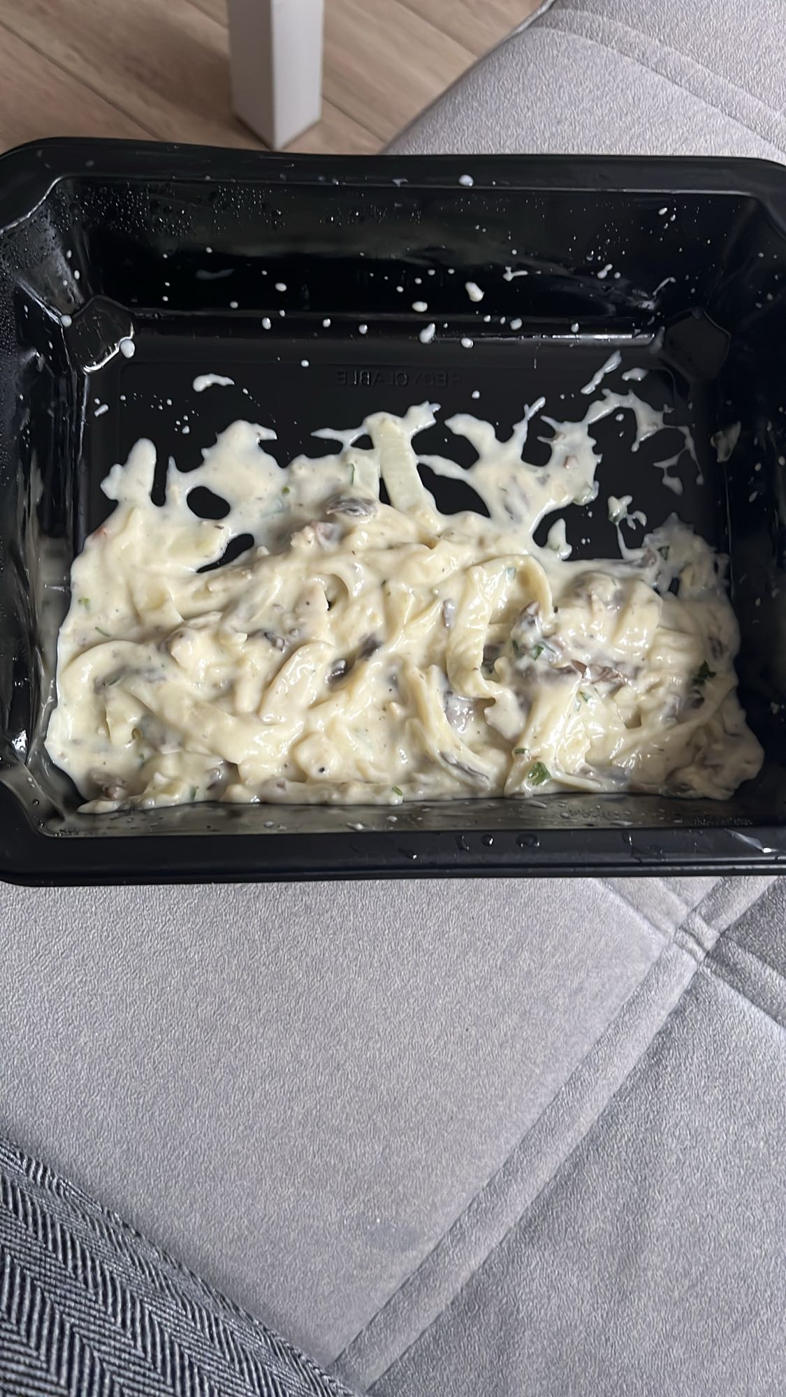 Makaron w sosie śmietanowym