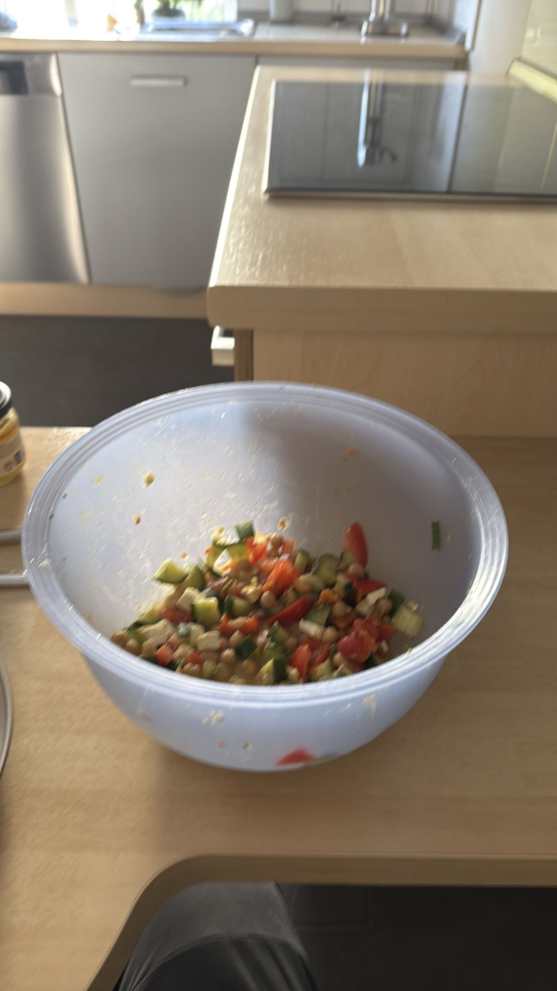 Gemüsesalat mit Kichererbsen