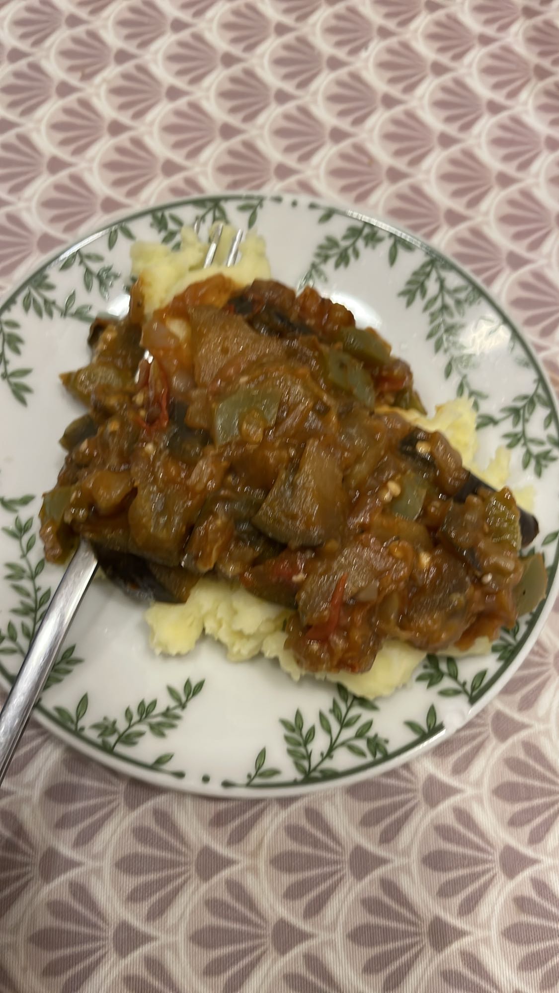 Piure cu tocăniță de legume