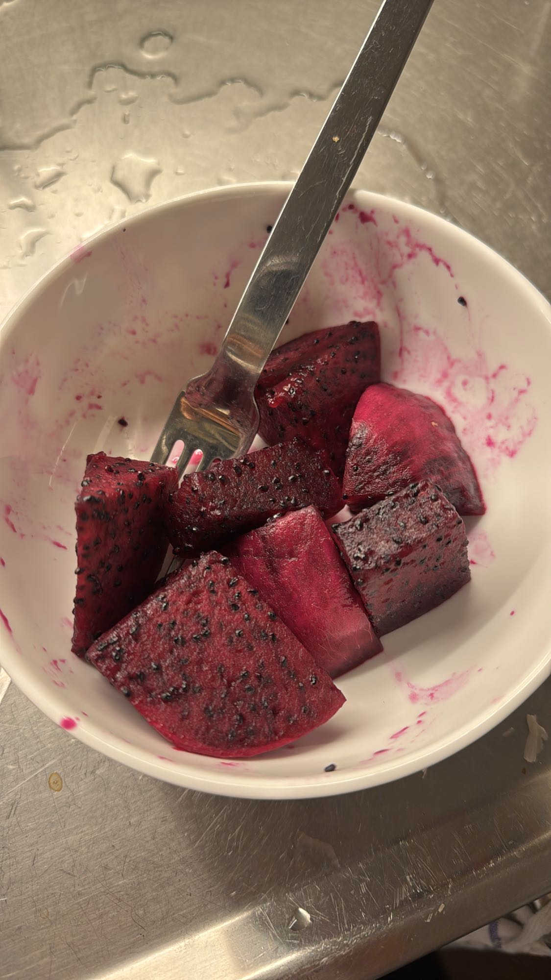 Röd drakfruktsskål