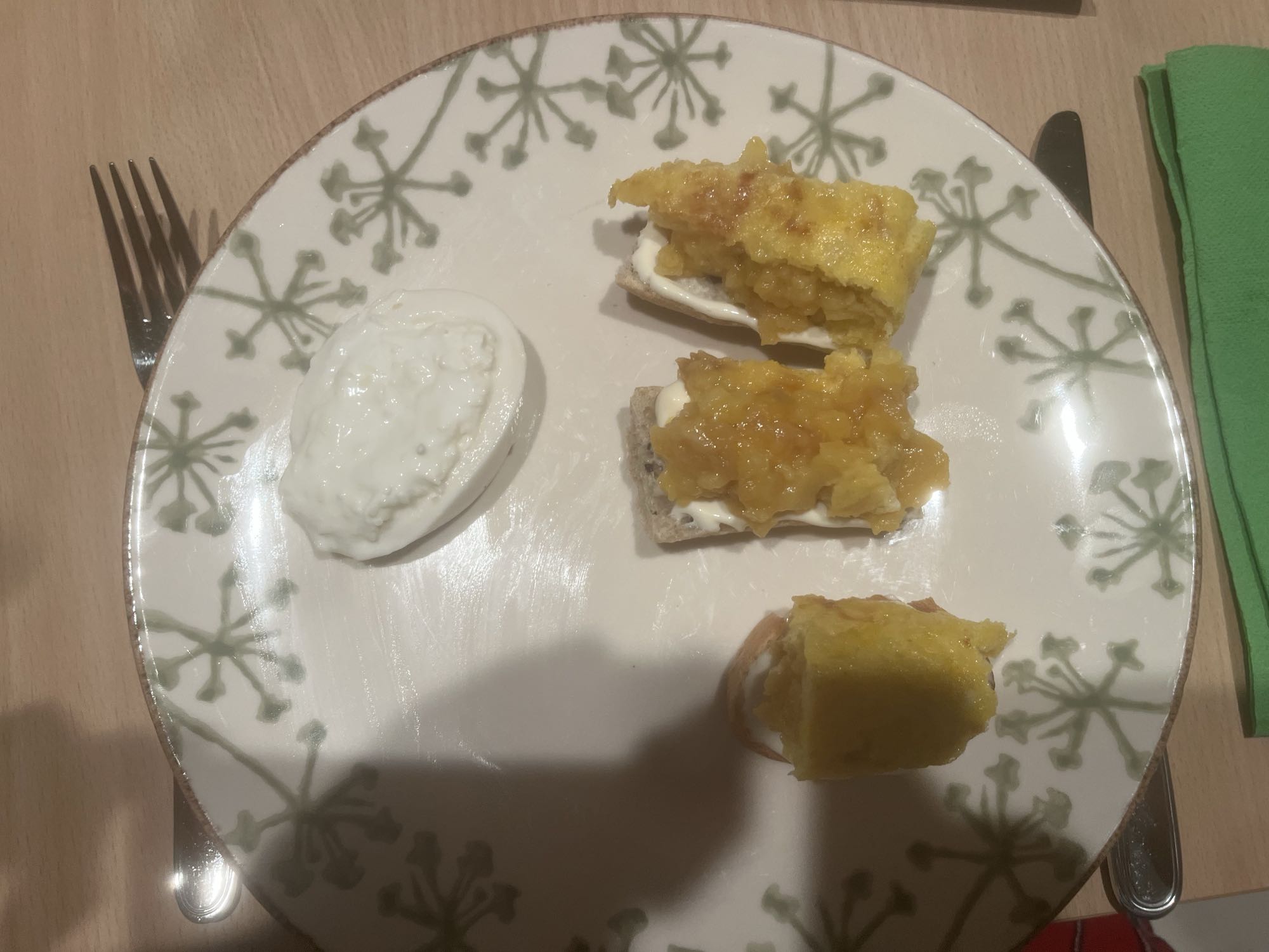 Tostadas con huevo y yogur