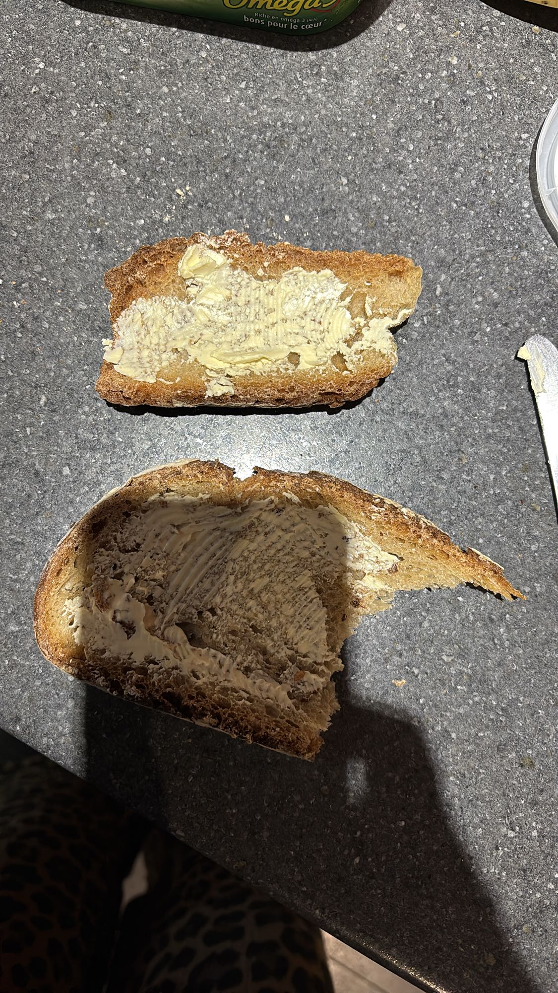 Pain grillé au beurre