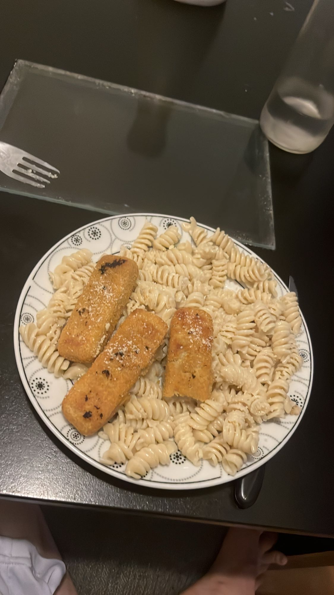 pasta con bastones de merluza