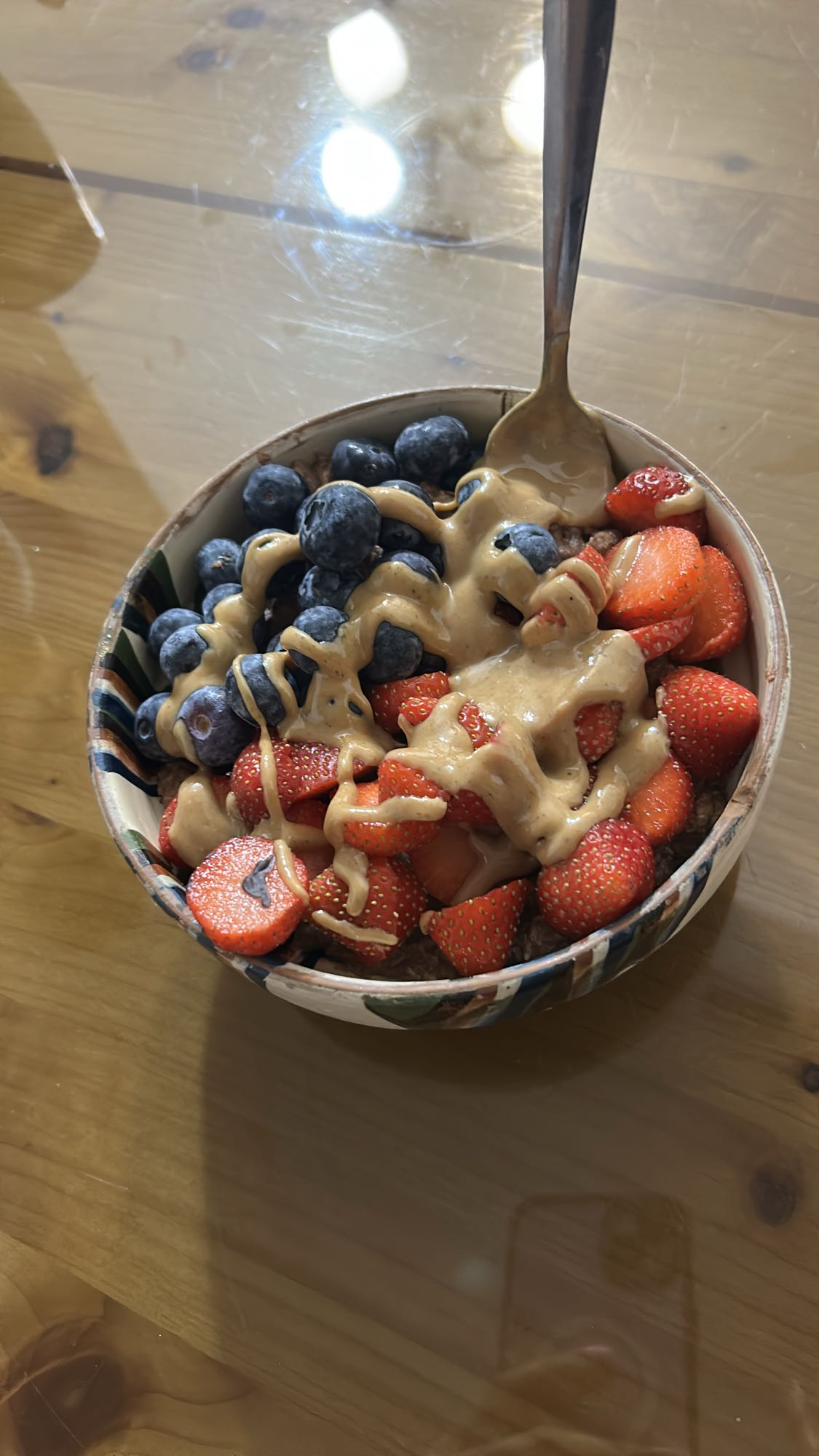 Terci de ovăz proteic cu fructe și ciocolată