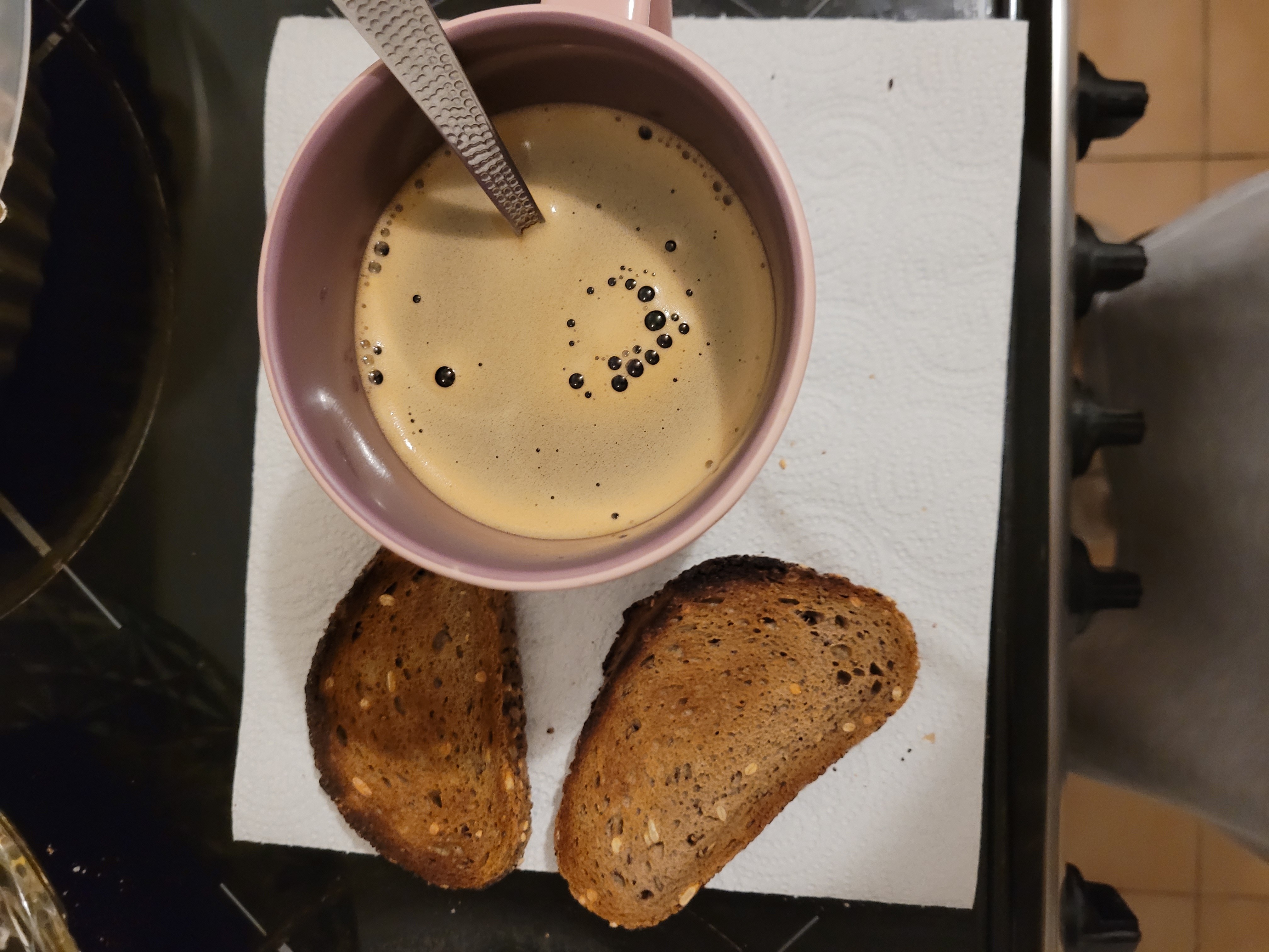 Café et pain grillé