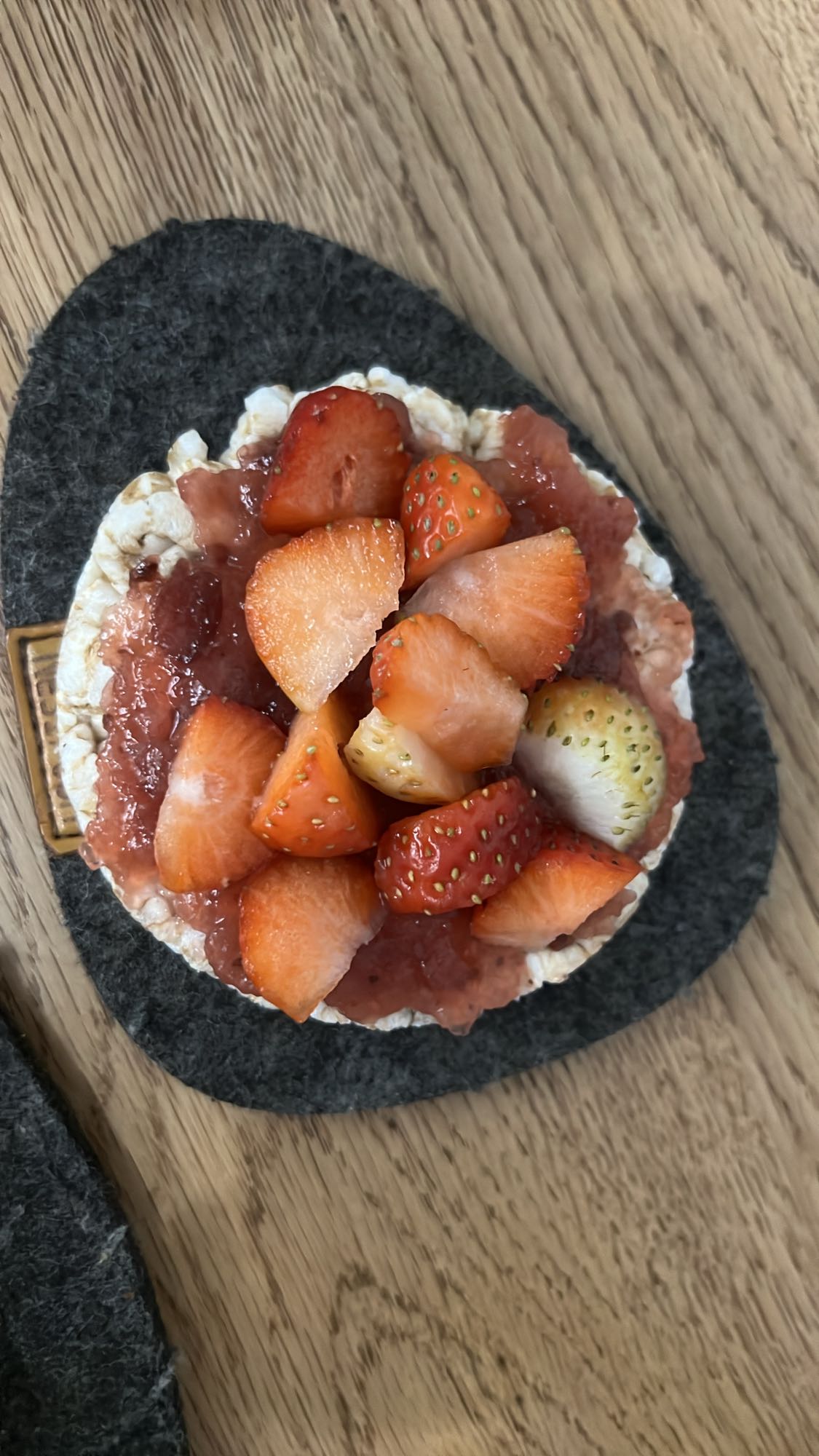 Çilekli pirinç keki