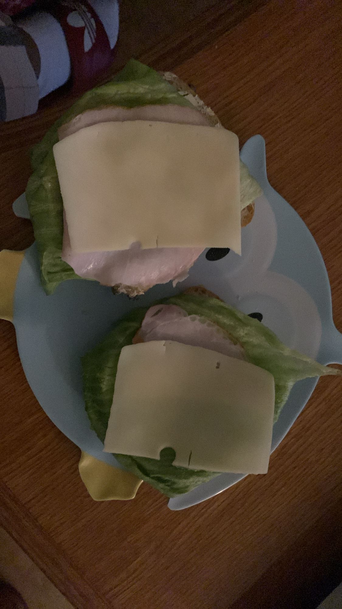 Kanapki z szynką i serem