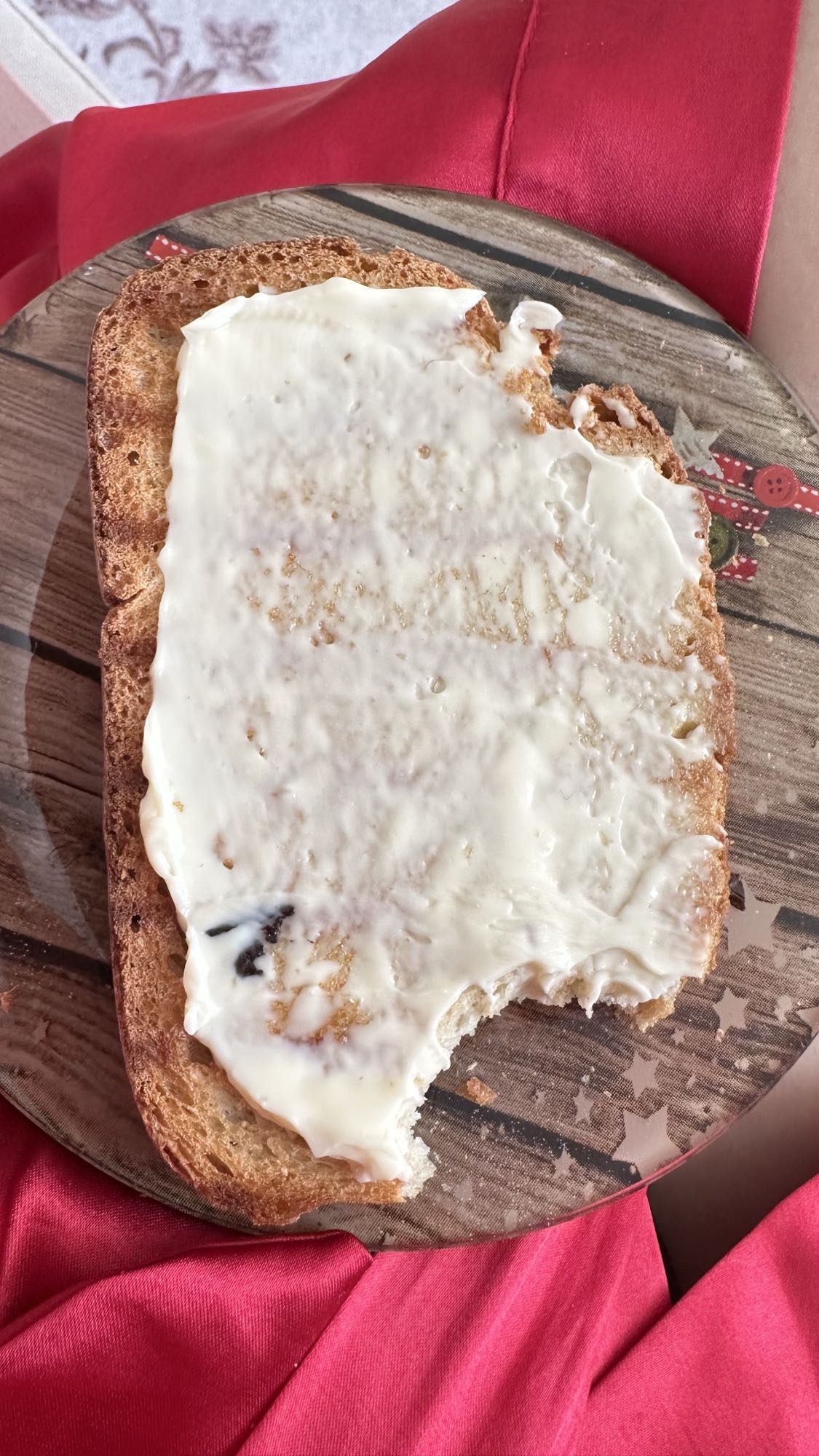 Bread with cream cheese
