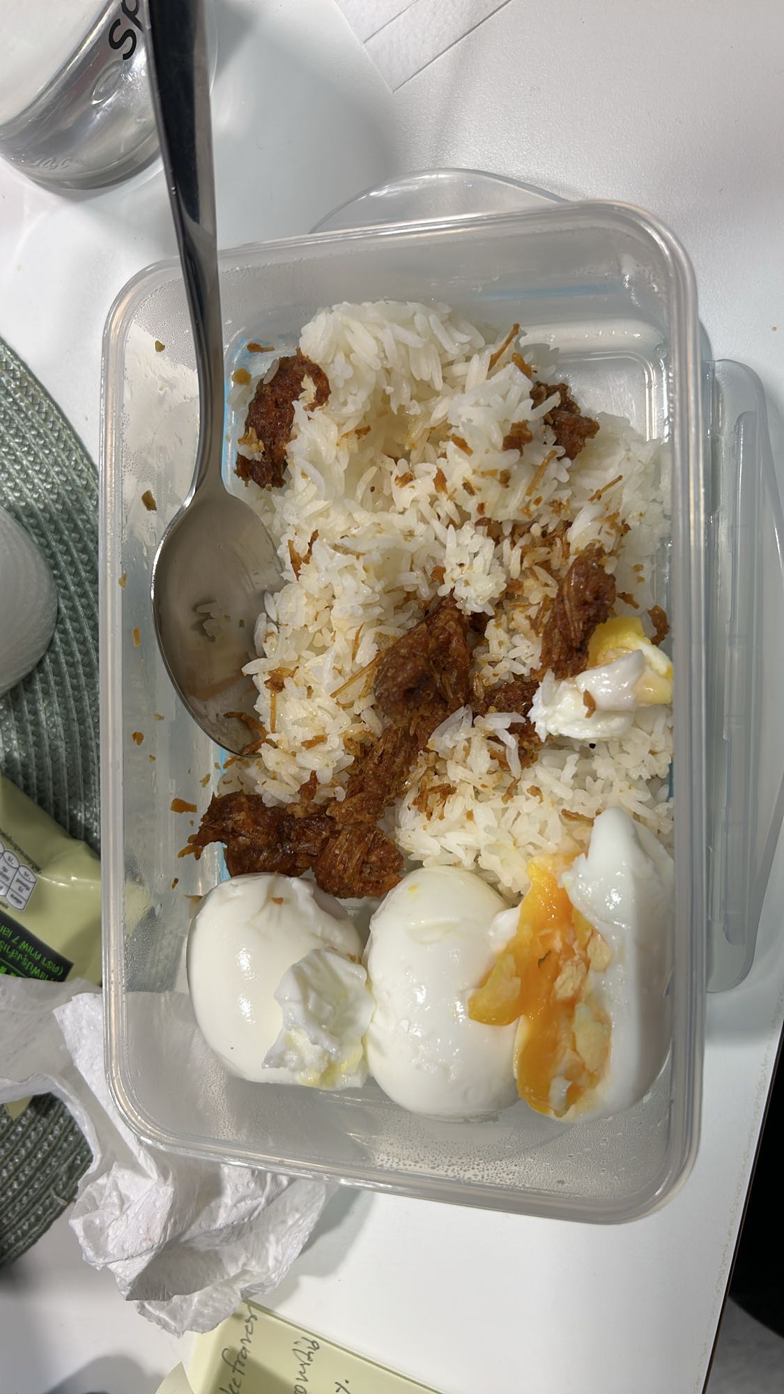 Ris med egg og kjøtt