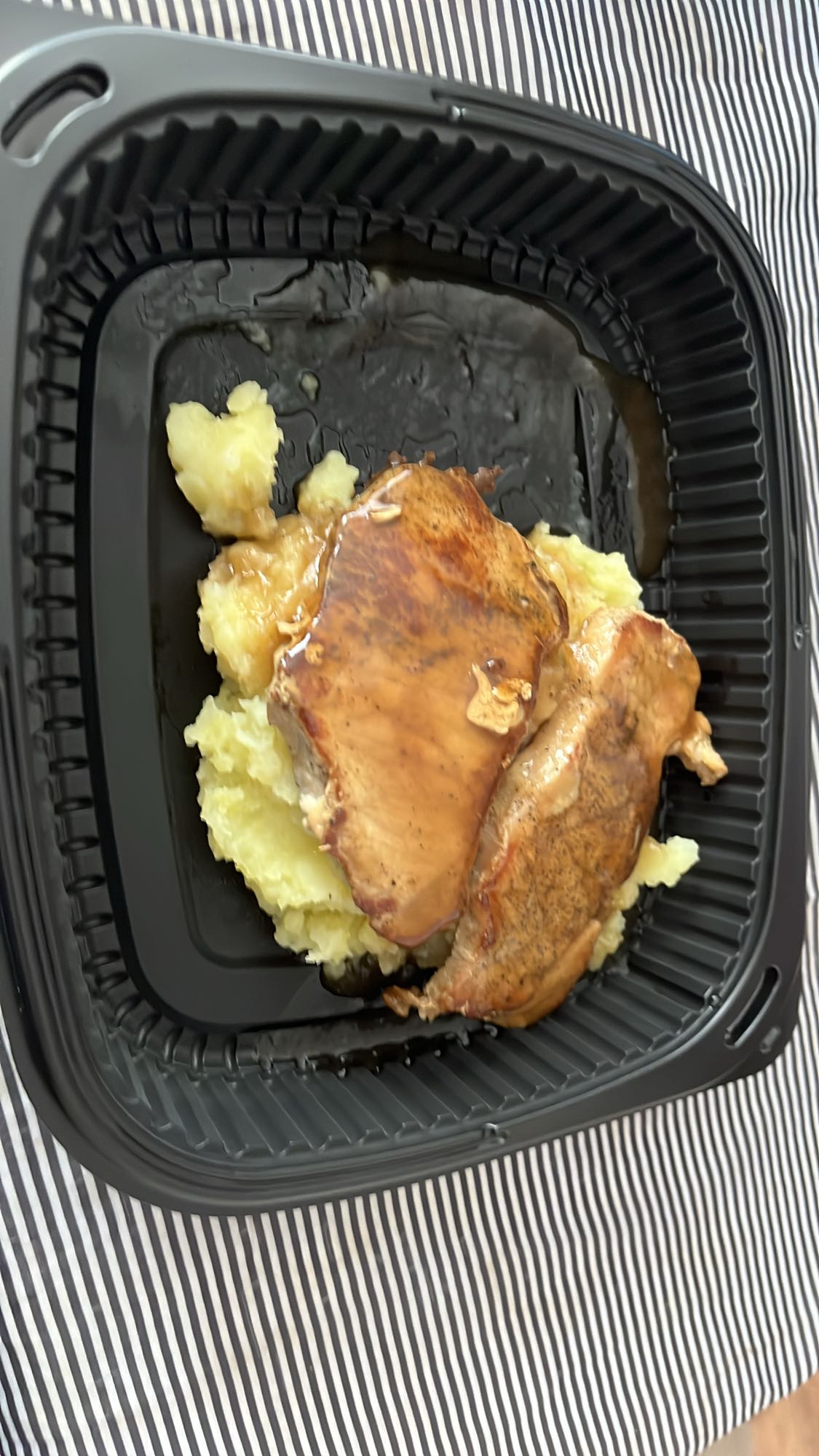 Свинско с картофено пюре