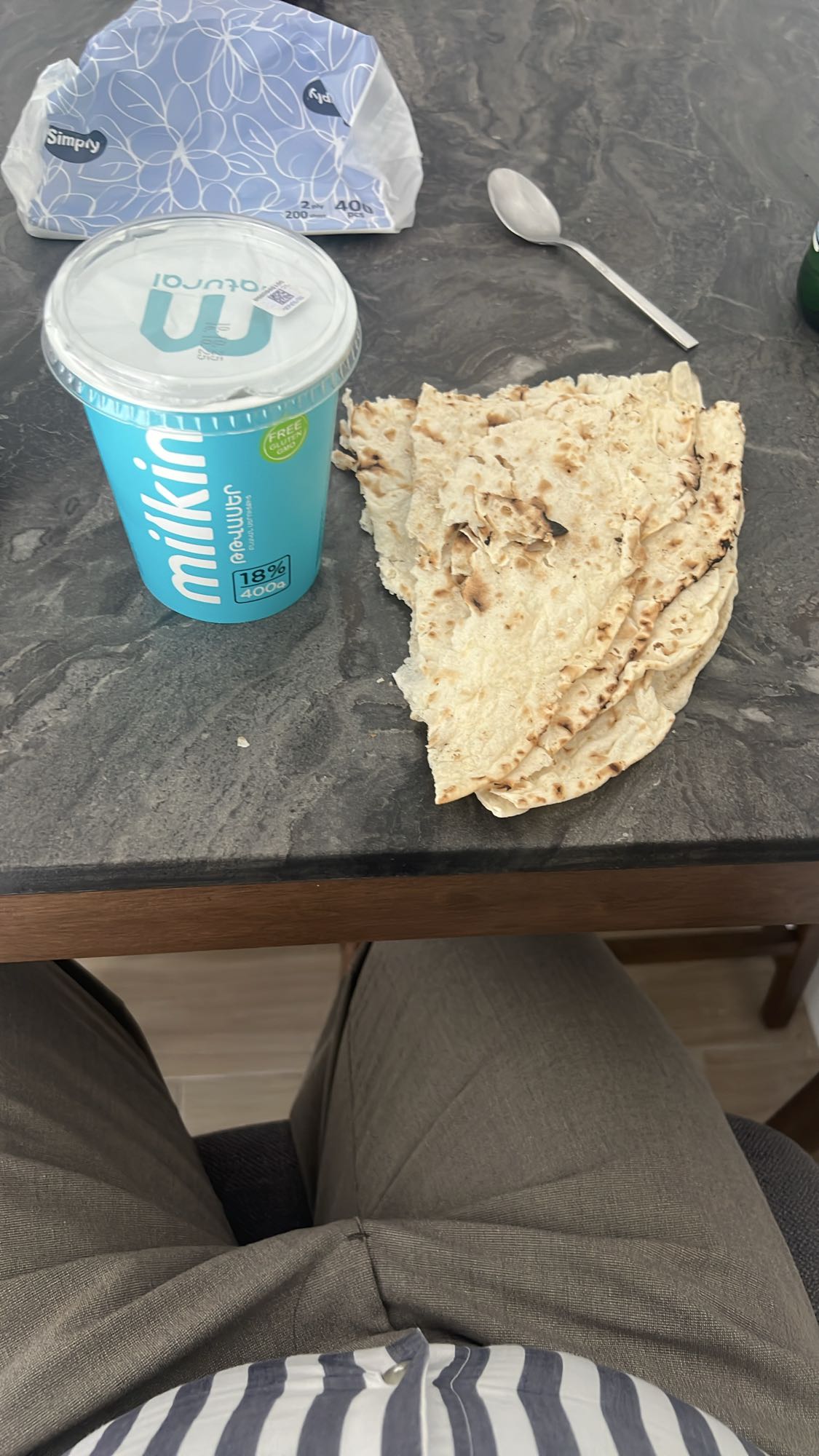 մածուն և լավաշ