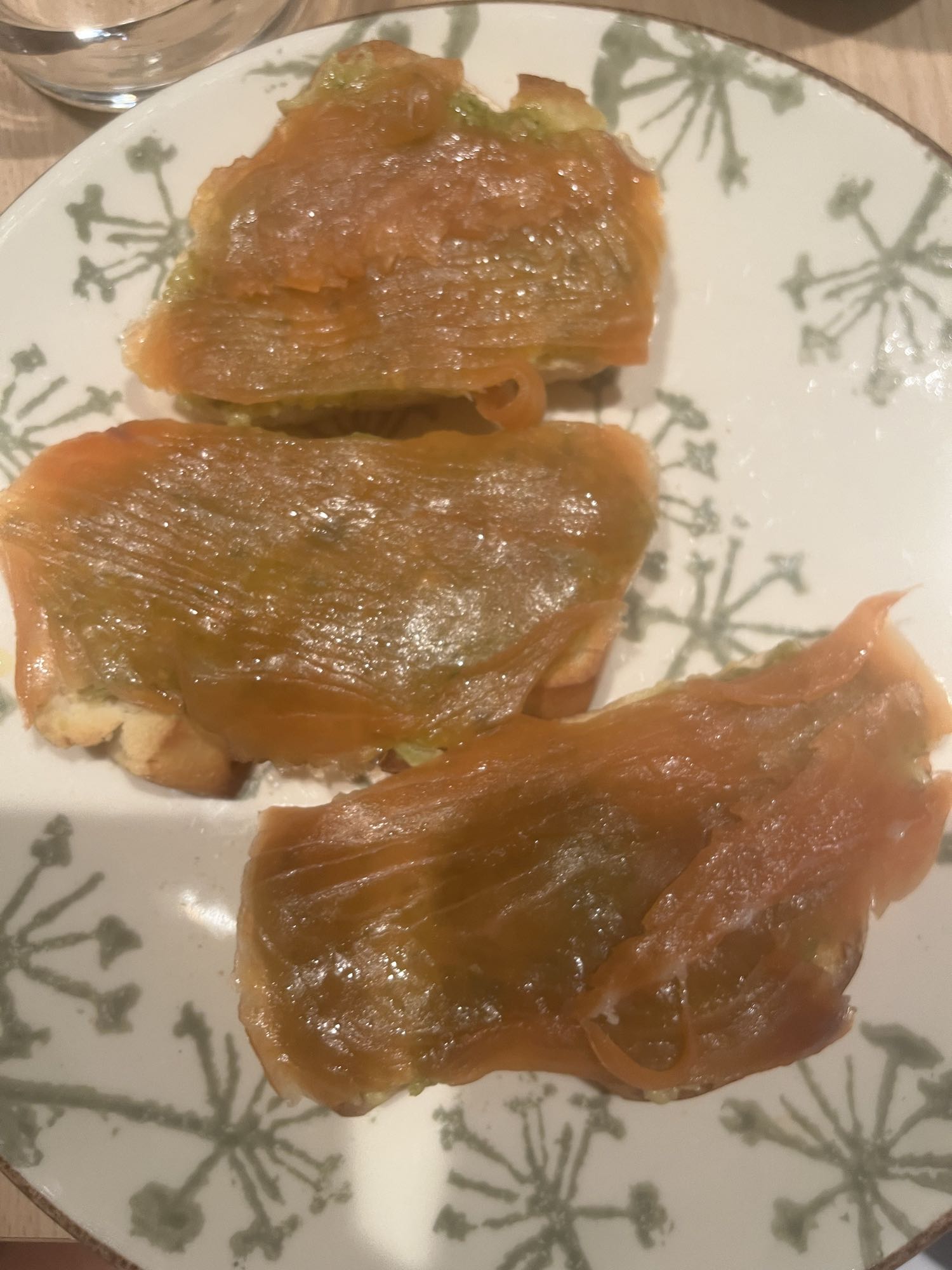 Tostadas de salmón y aguacate