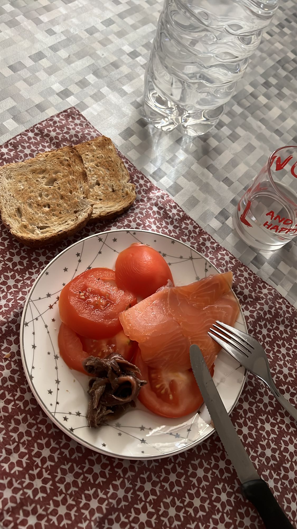 Somon ve Domatesli Kahvaltı