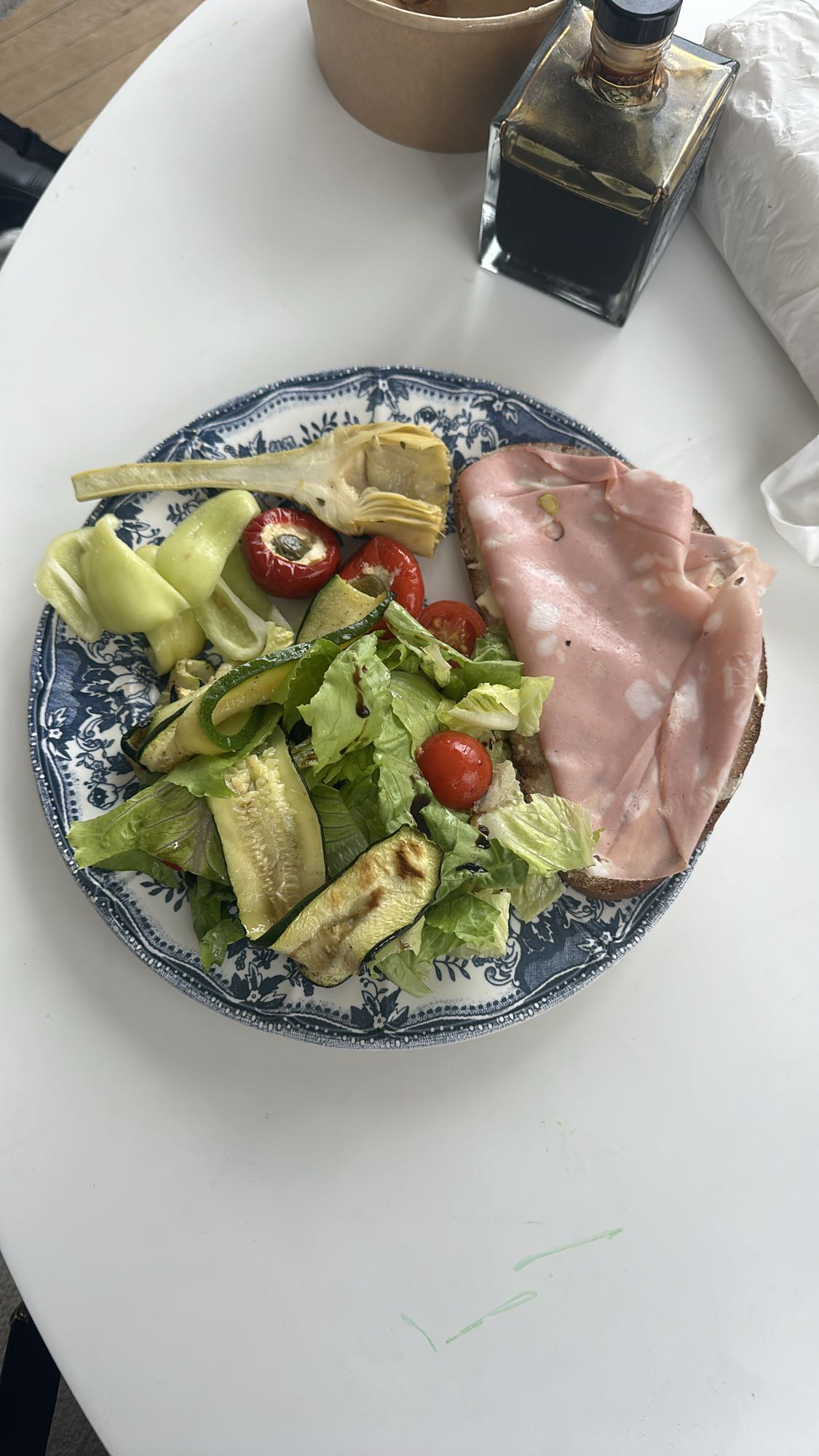 Salată cu mortadella