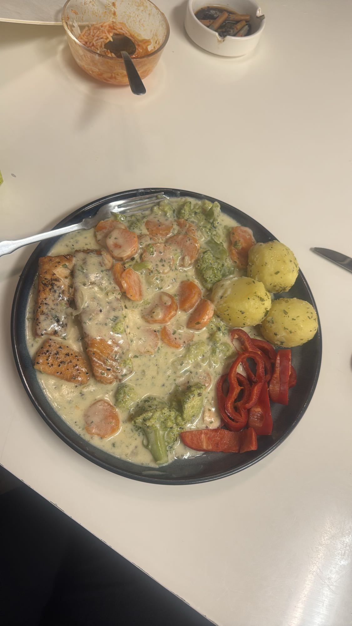 Lax med grönsaker och potatis