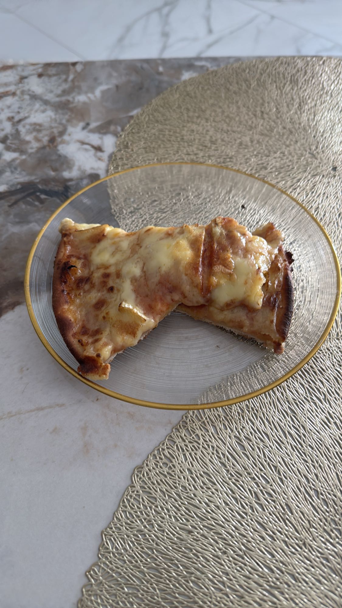 пицца с сыром и ветчиной