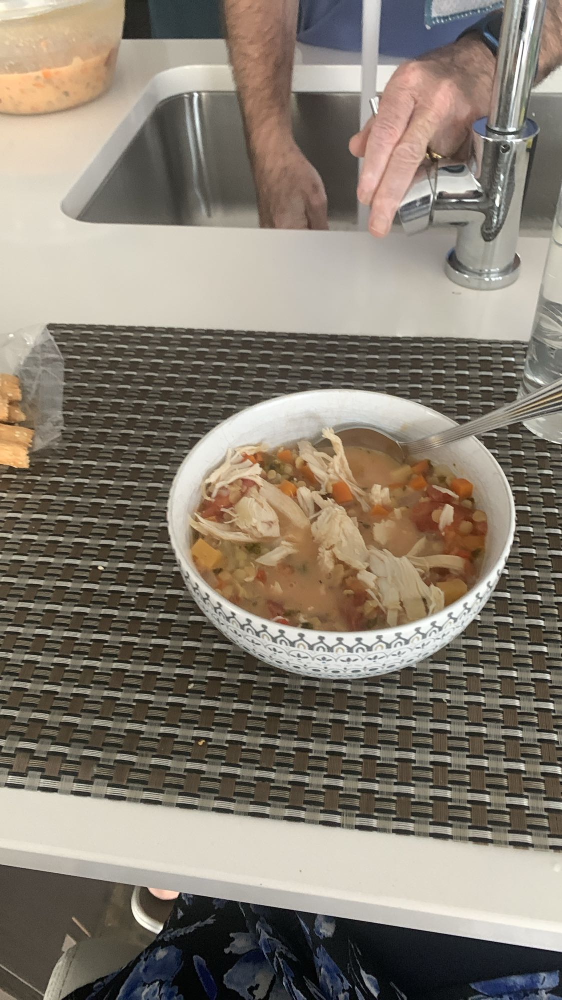 Soupe de poulet aux légumes