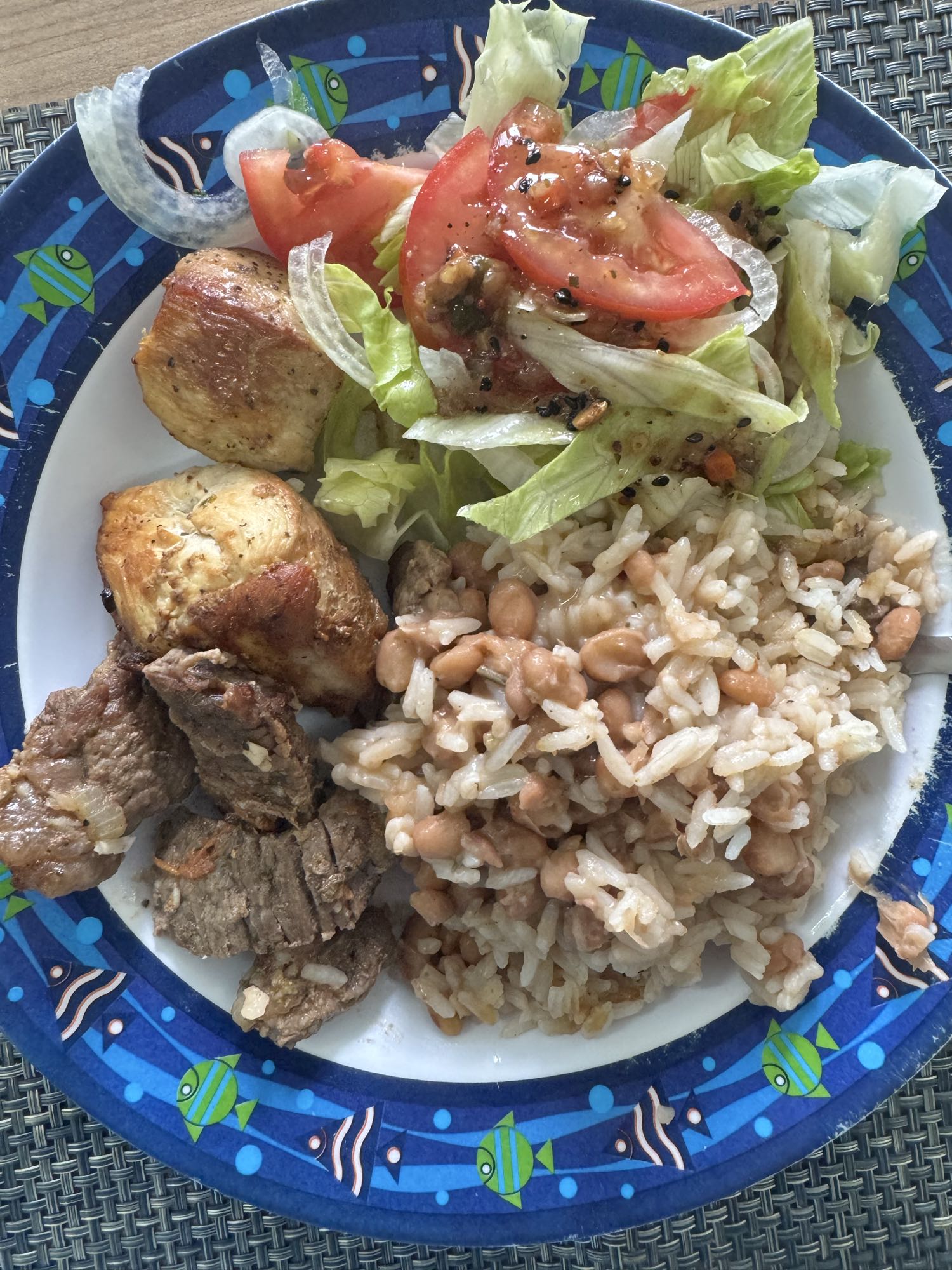 Arroz, feijão e carnes