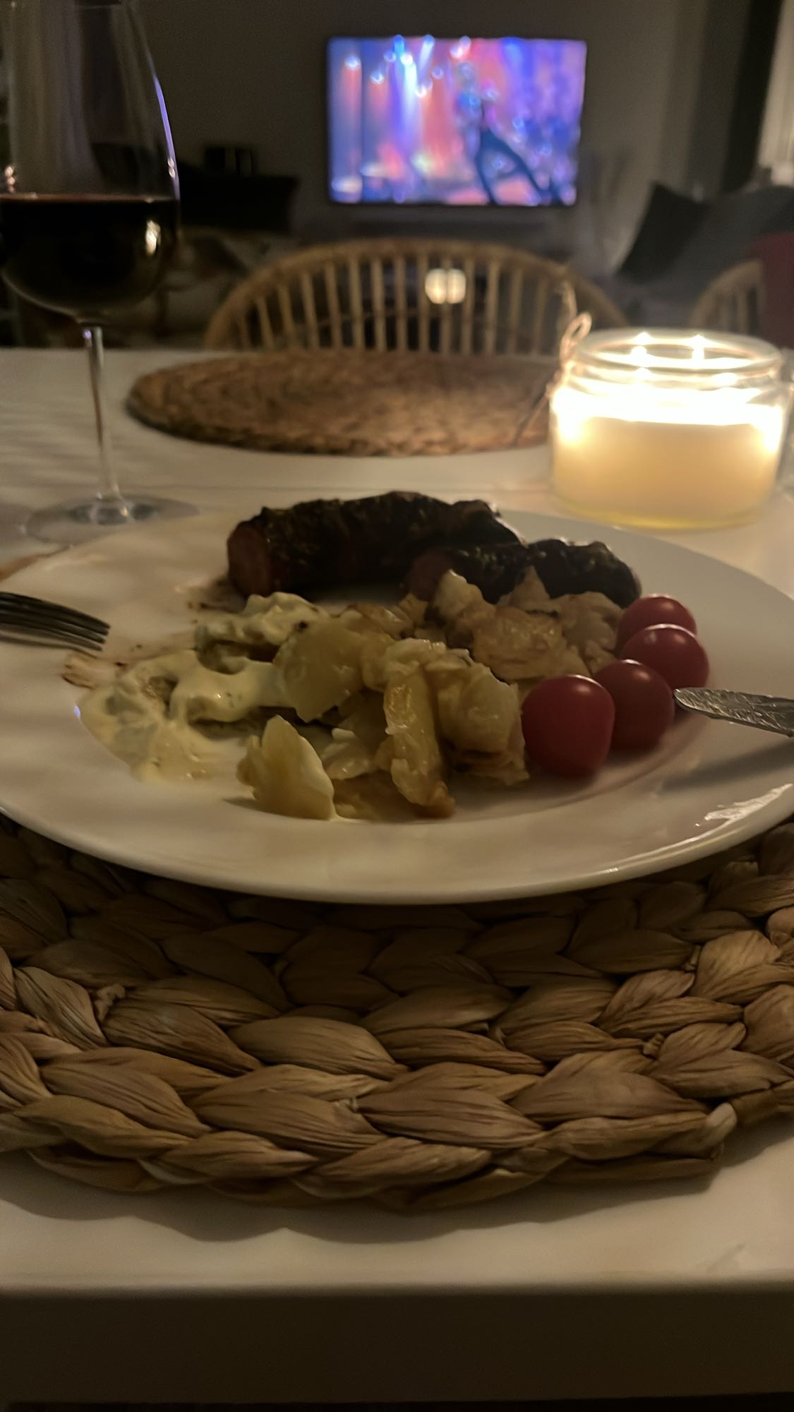 Biff med potatis och tomat