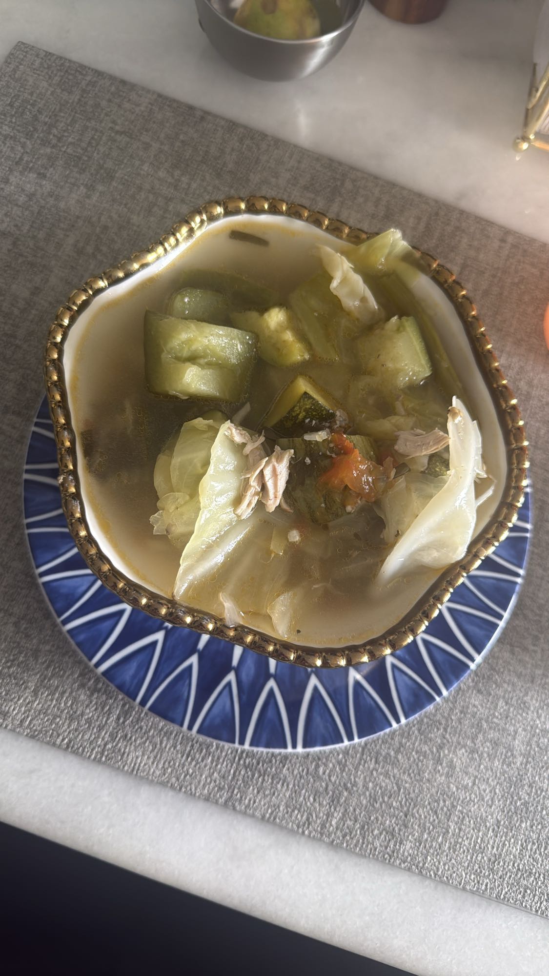 sopa de verduras con pollo