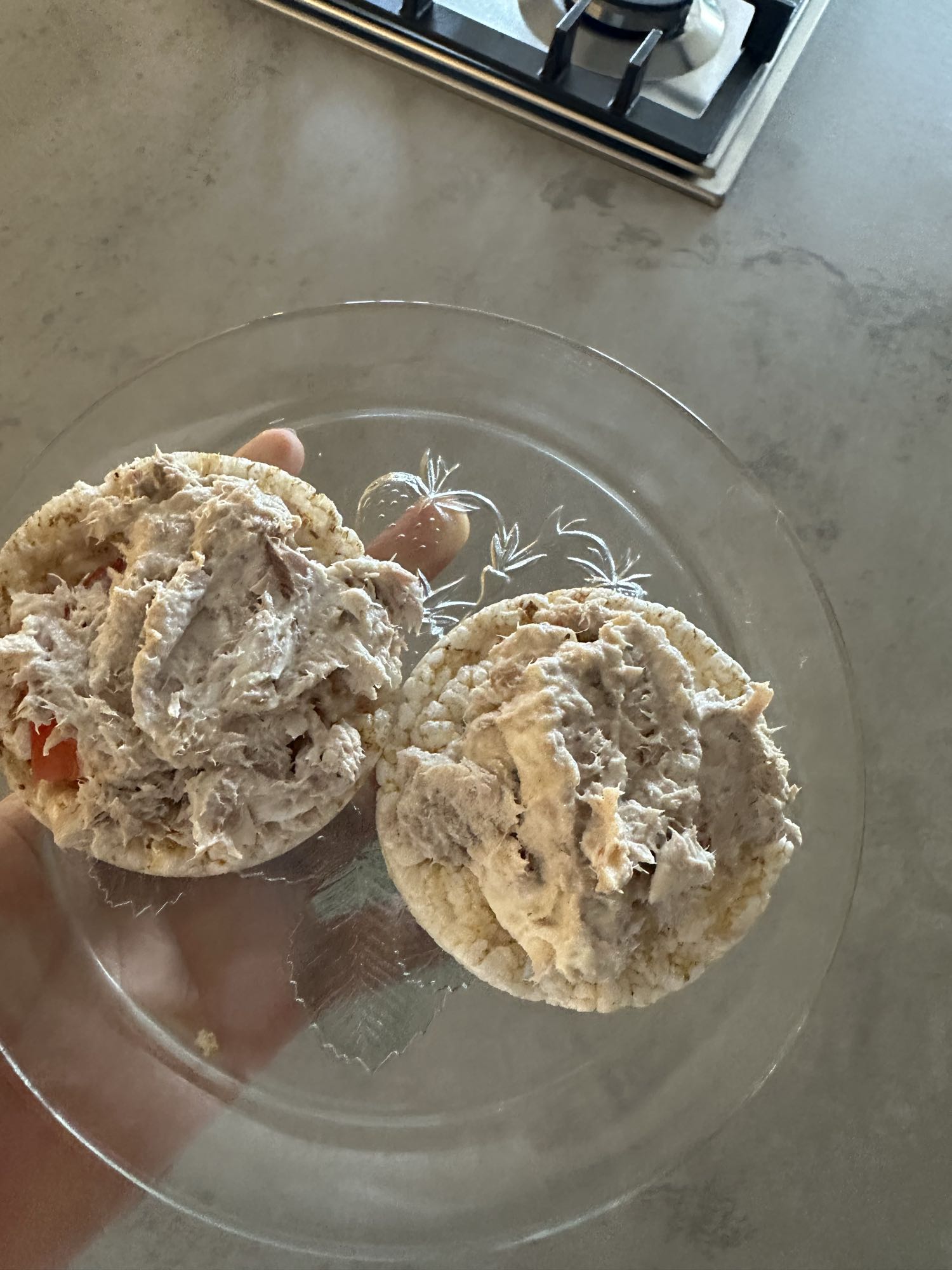 Tostadas de arroz con atún