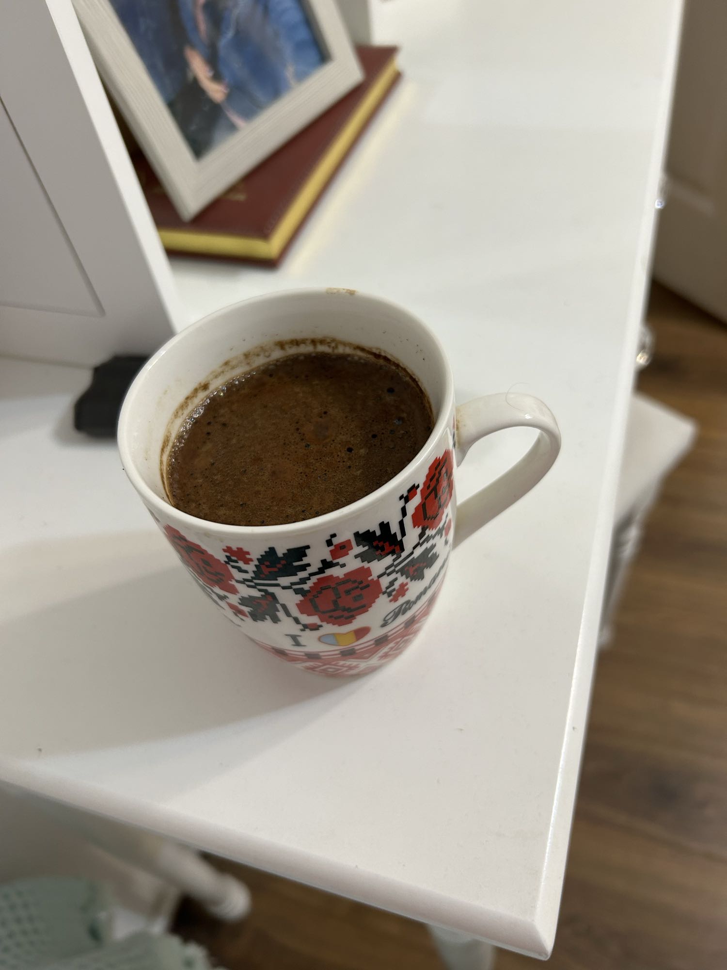 Cafea simplă cu puțină scorțișoară